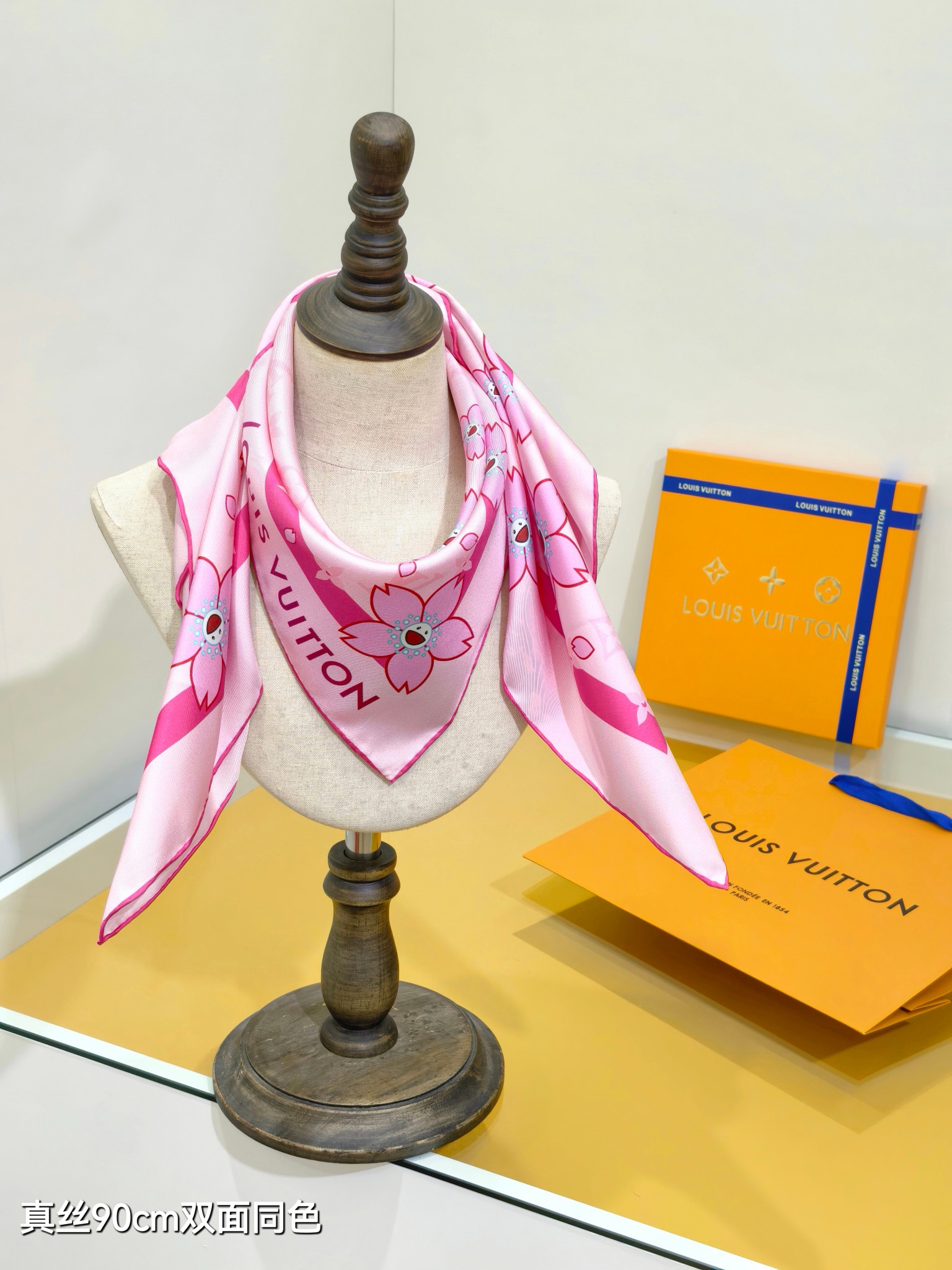 LOUIS VUITTON ルイヴィトン スカーフ 桜柄 シルク 90cm 多色展開 - 画像 3