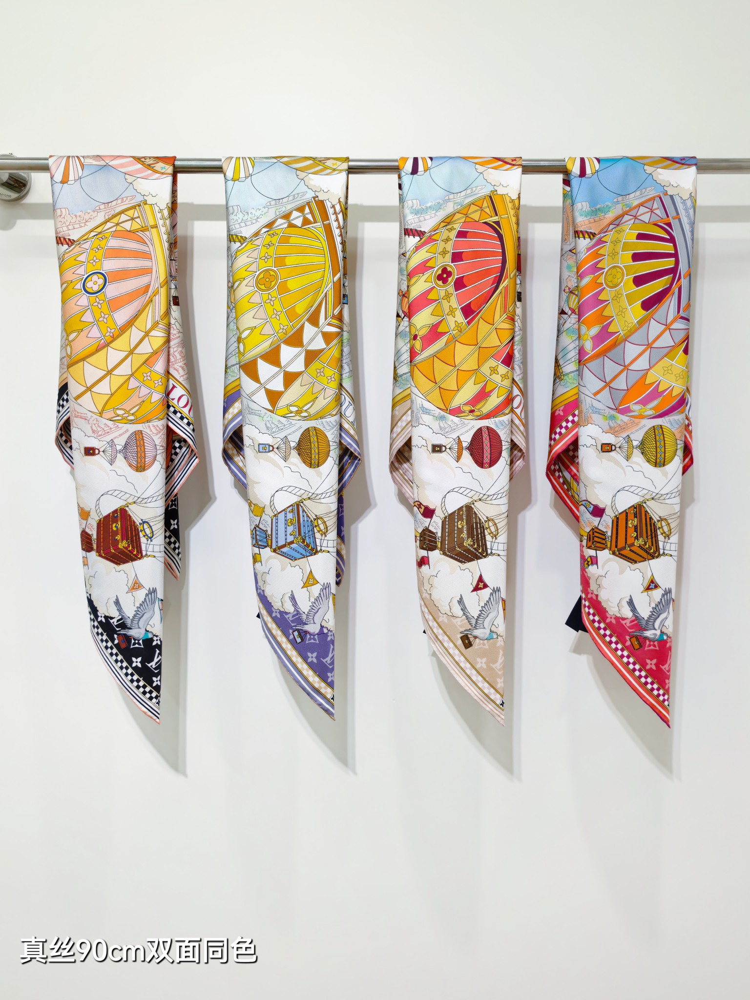 LOUIS VUITTON ルイヴィトン スカーフ 熱気球デザイン 絹 90cm 多色展開 - 画像 7