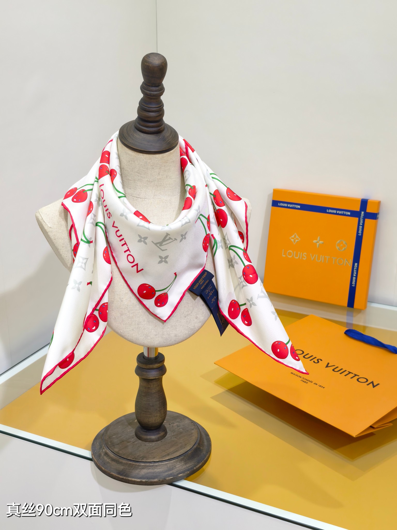 LOUIS VUITTON ルイヴィトン シルクスカーフ チェリー柄 真絲 90cm 多色展開 - 画像 3