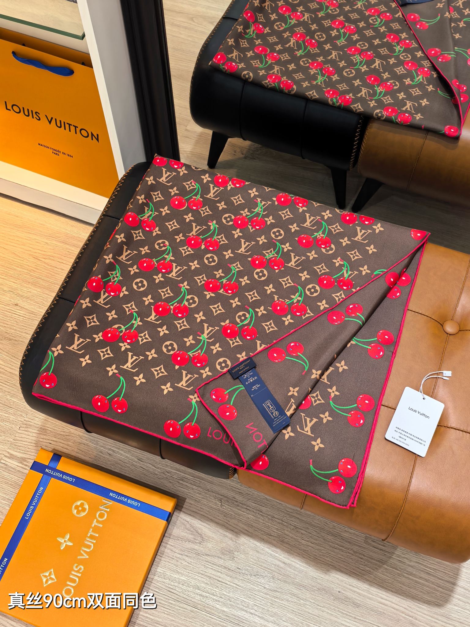 LOUIS VUITTON ルイヴィトン シルクスカーフ チェリー柄 真絲 90cm 多色展開 - 画像 8