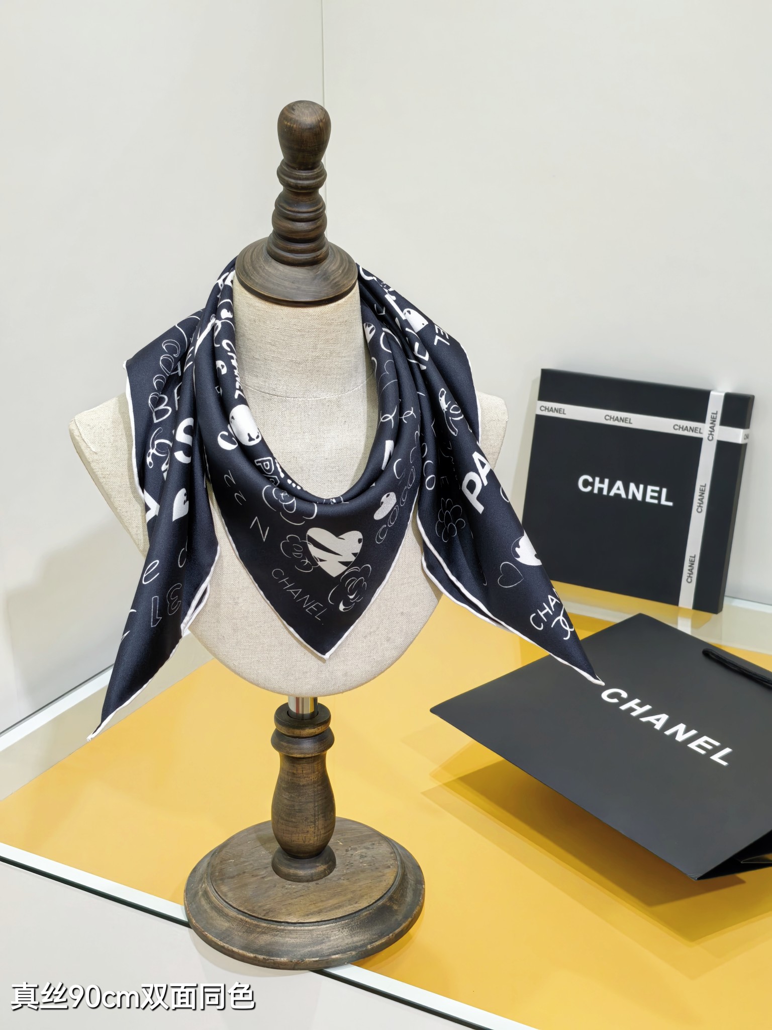 CHANELシャネルスカーフシルク90cm双面同色COCOPARISデザイン全2色