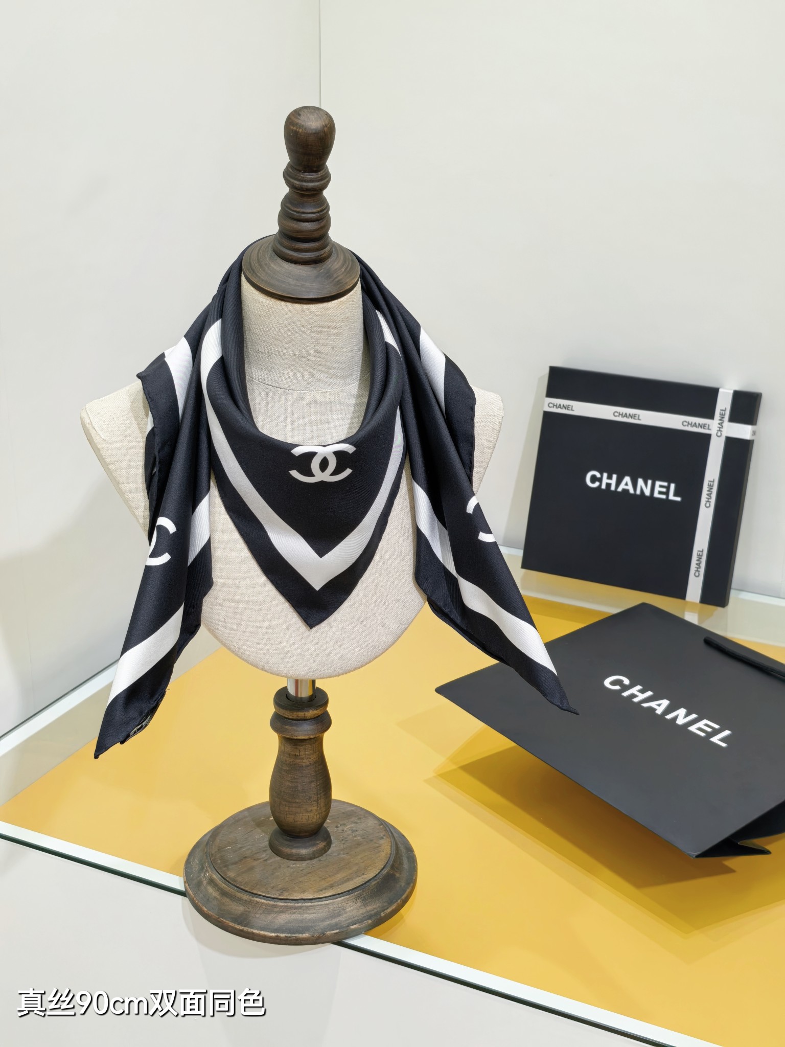 CHANEL シャネル ロゴ入りシルクスカーフ 真絲90cm双面同色 全2色 - 画像 2