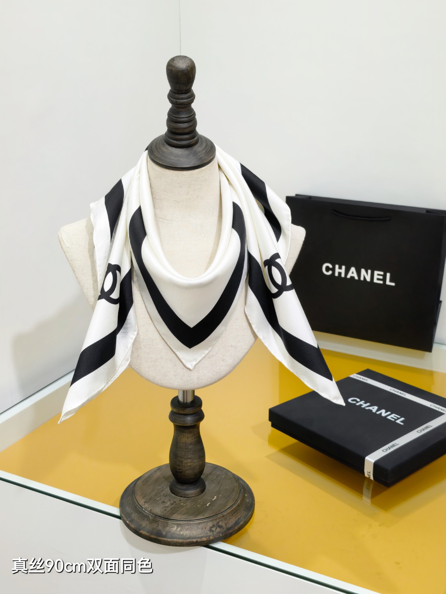 CHANEL シャネル ロゴ入りシルクスカーフ 真絲90cm双面同色 全2色 - 画像 5