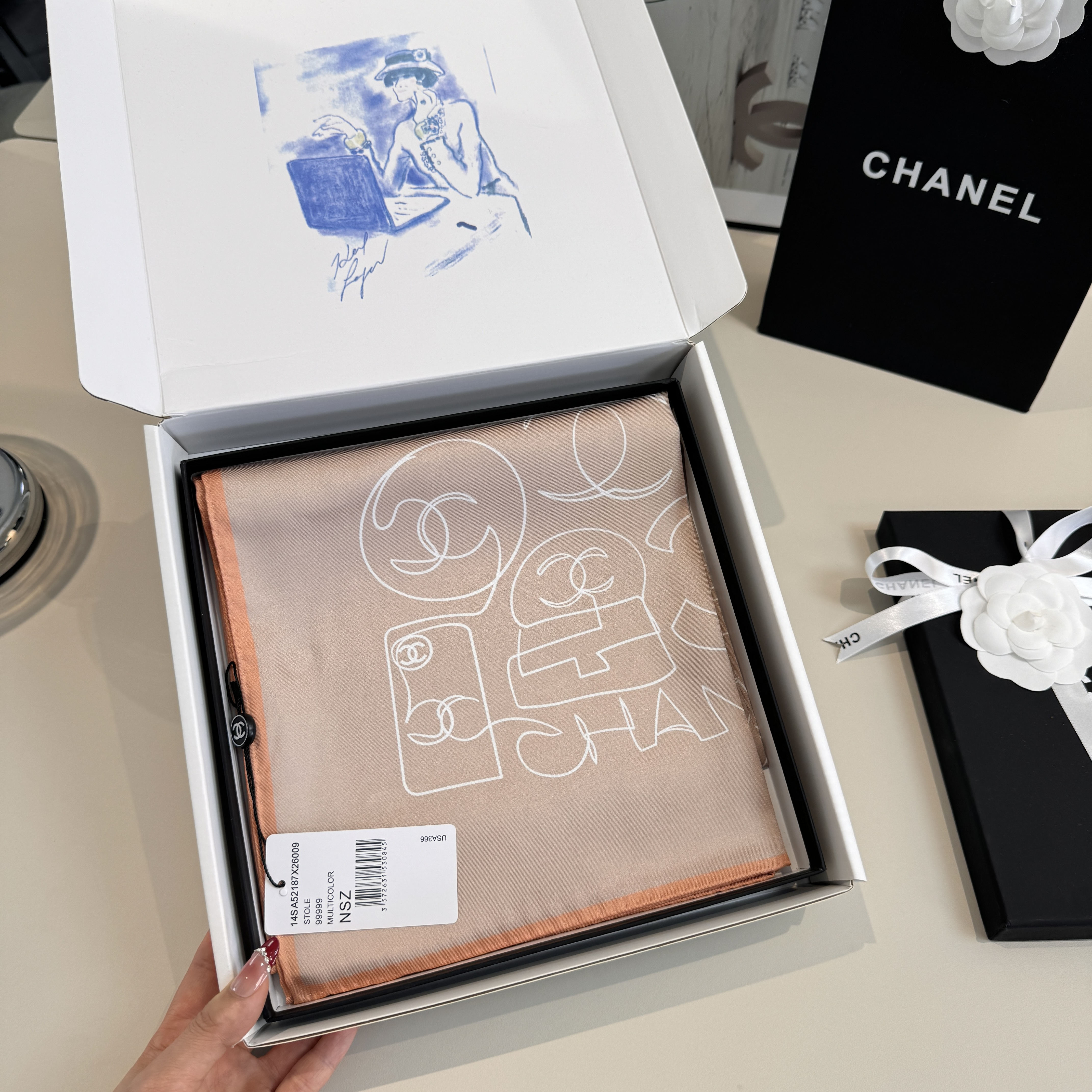 CHANEL シャネル スクエアスカーフ シルク 線描デザイン 通勤 多色展開 - 画像 3