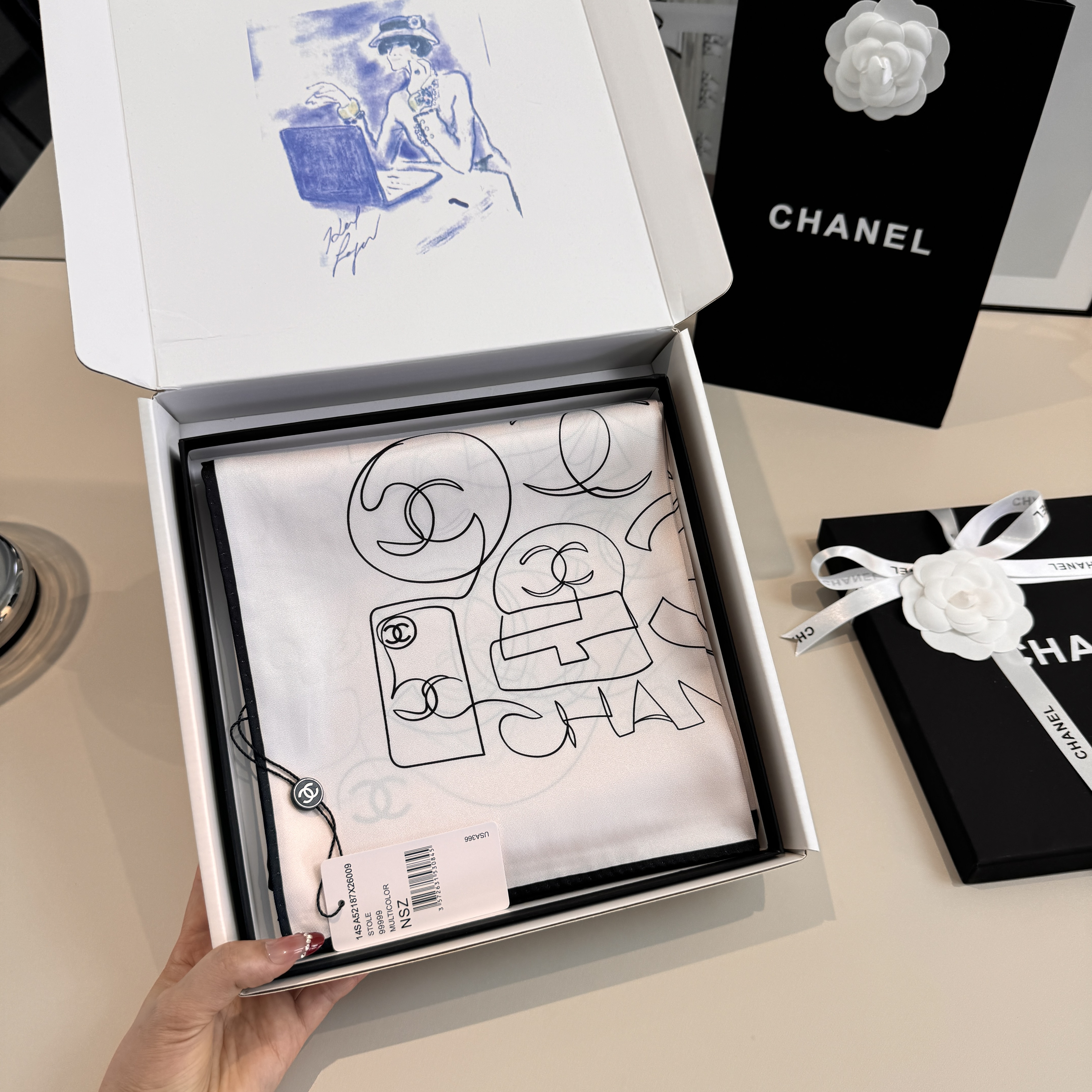 CHANEL シャネル スクエアスカーフ シルク 線描デザイン 通勤 多色展開 - 画像 8