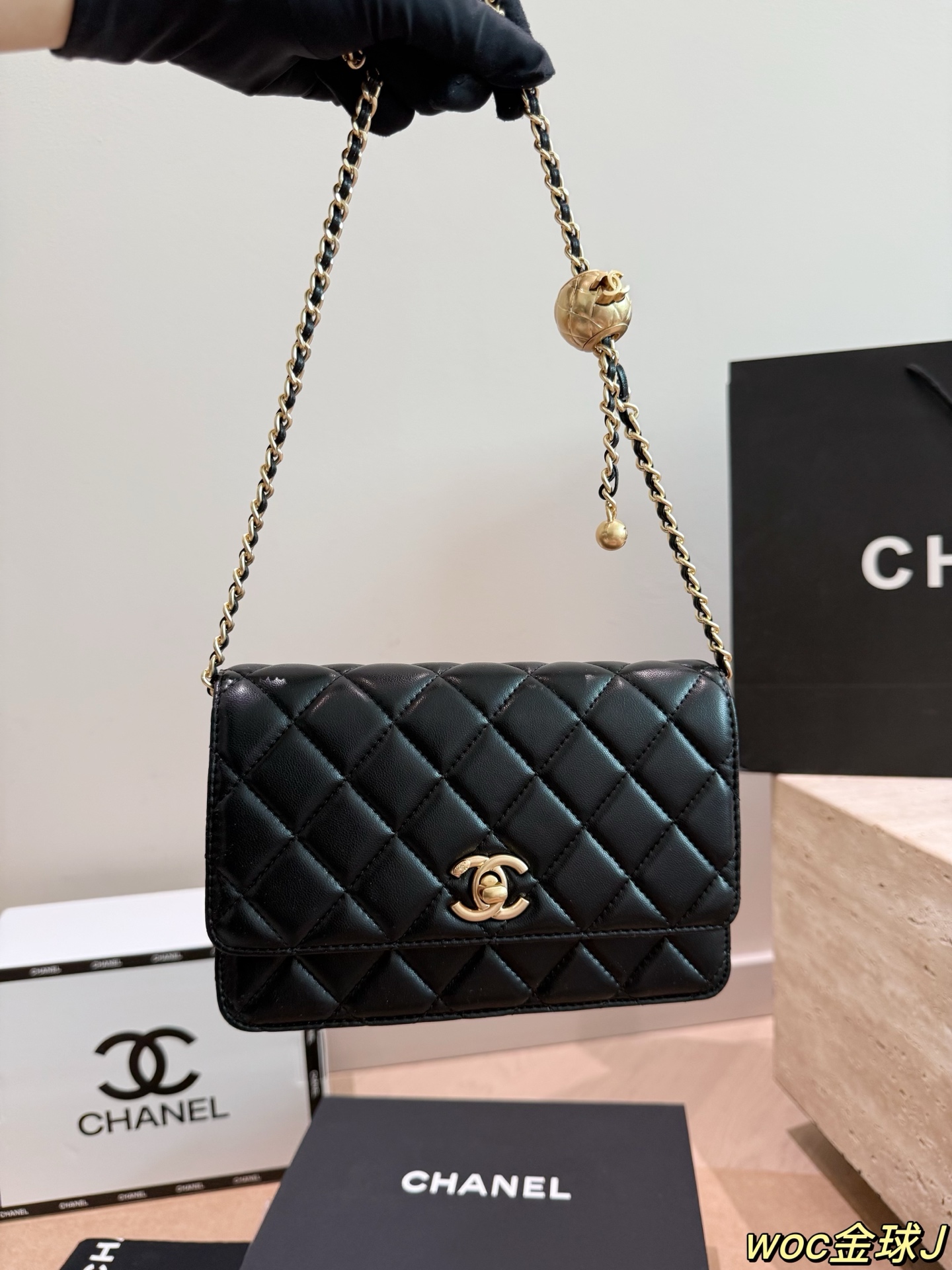 シャネルココボール  CHANEL チェーンウォレット ホイッスル型  19×11cm 💼✨ - 画像 10