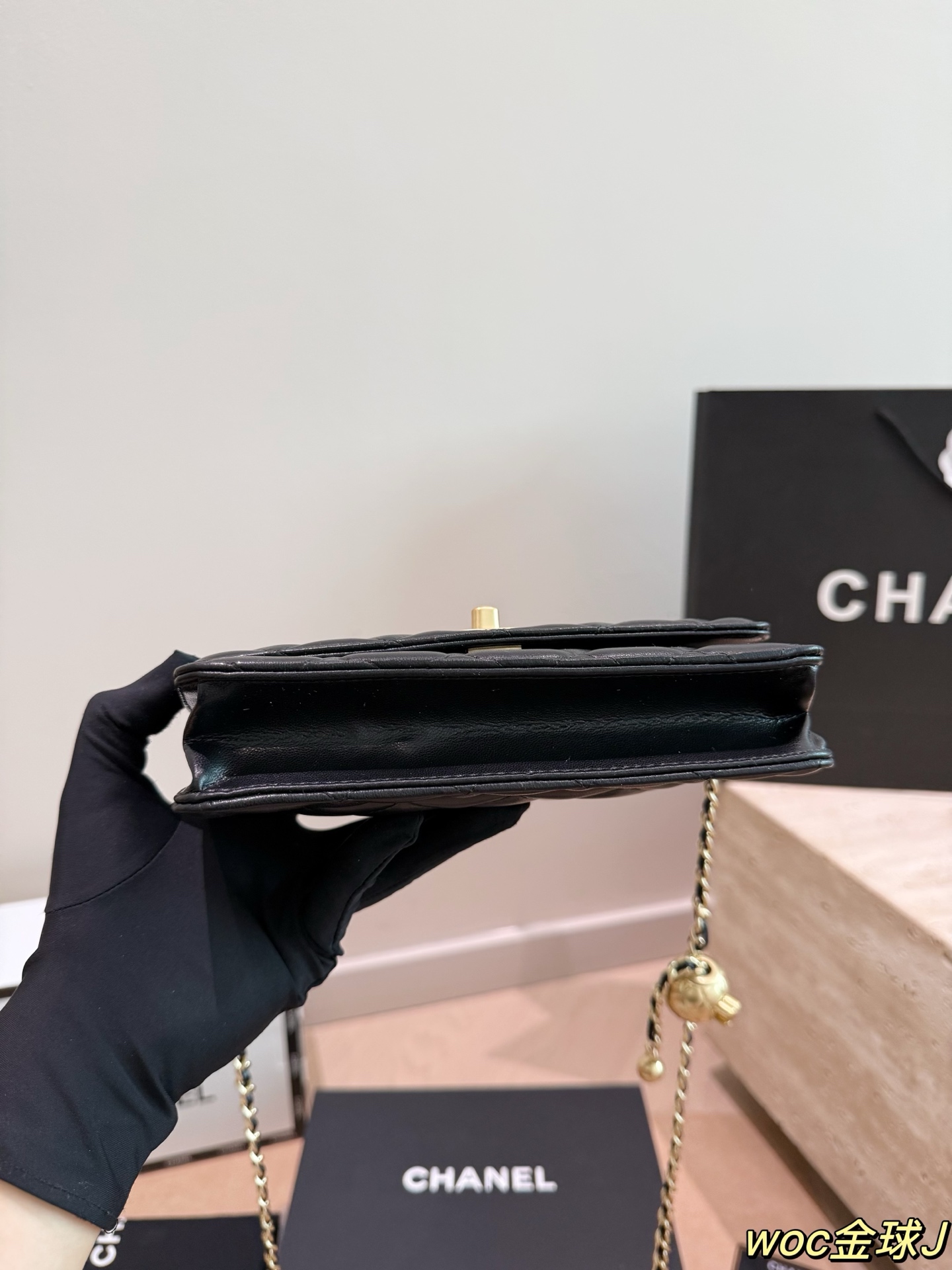 シャネルココボール  CHANEL チェーンウォレット ホイッスル型  19×11cm 💼✨ - 画像 13
