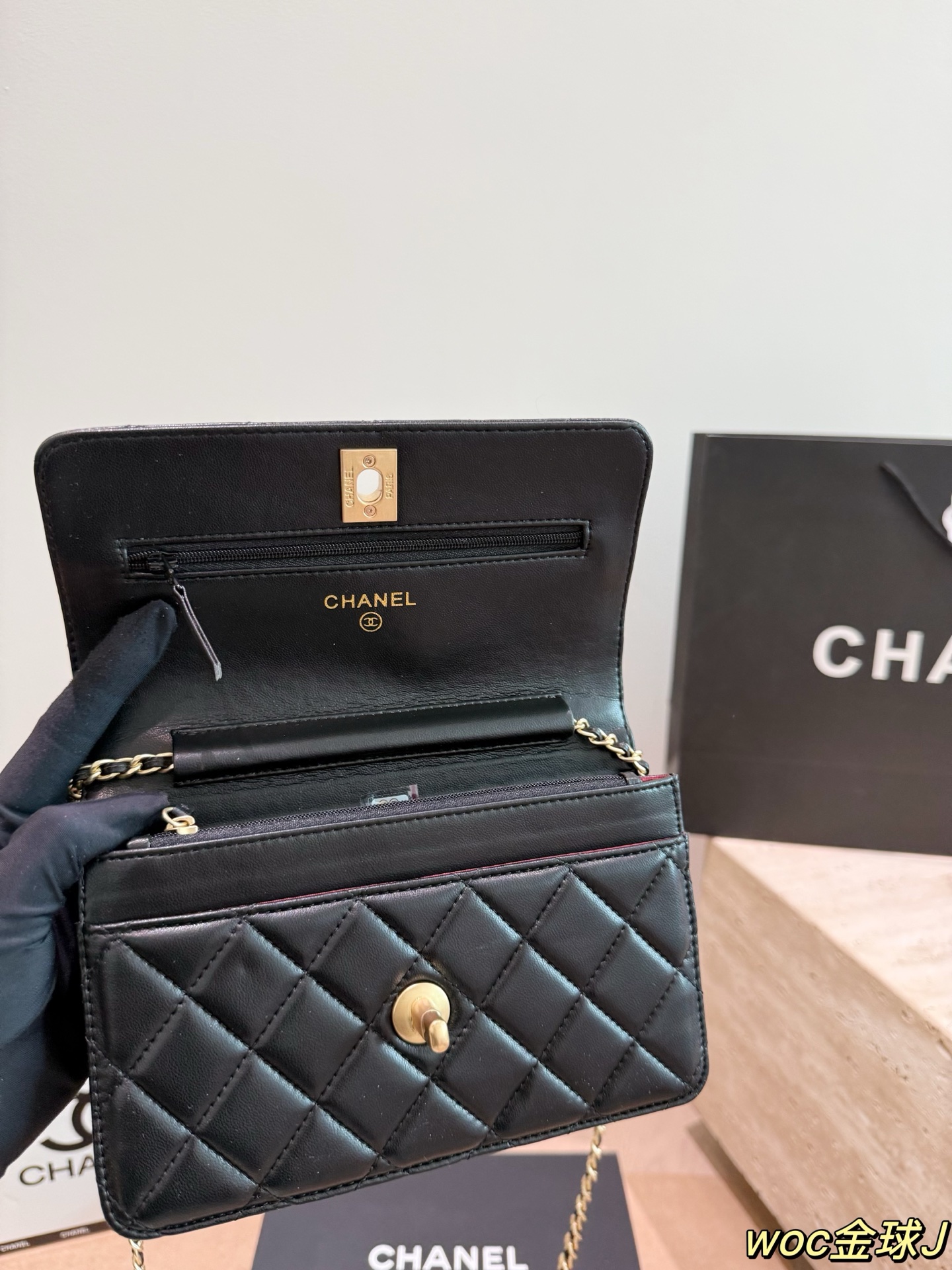 シャネルココボール  CHANEL チェーンウォレット ホイッスル型  19×11cm 💼✨ - 画像 15