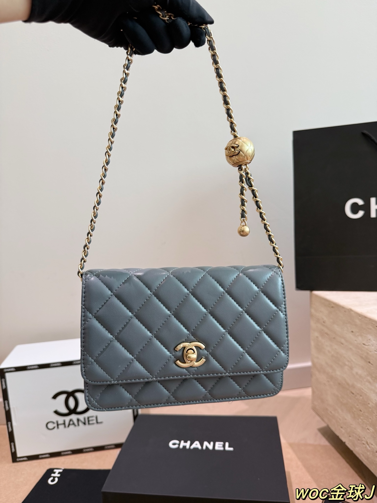 シャネルココボール  CHANEL チェーンウォレット ホイッスル型  19×11cm 💼✨ - 画像 5