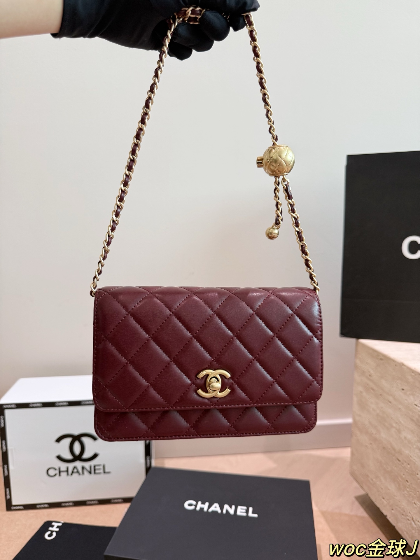 シャネルココボール  CHANEL チェーンウォレット ホイッスル型  19×11cm 💼✨ - 画像 2