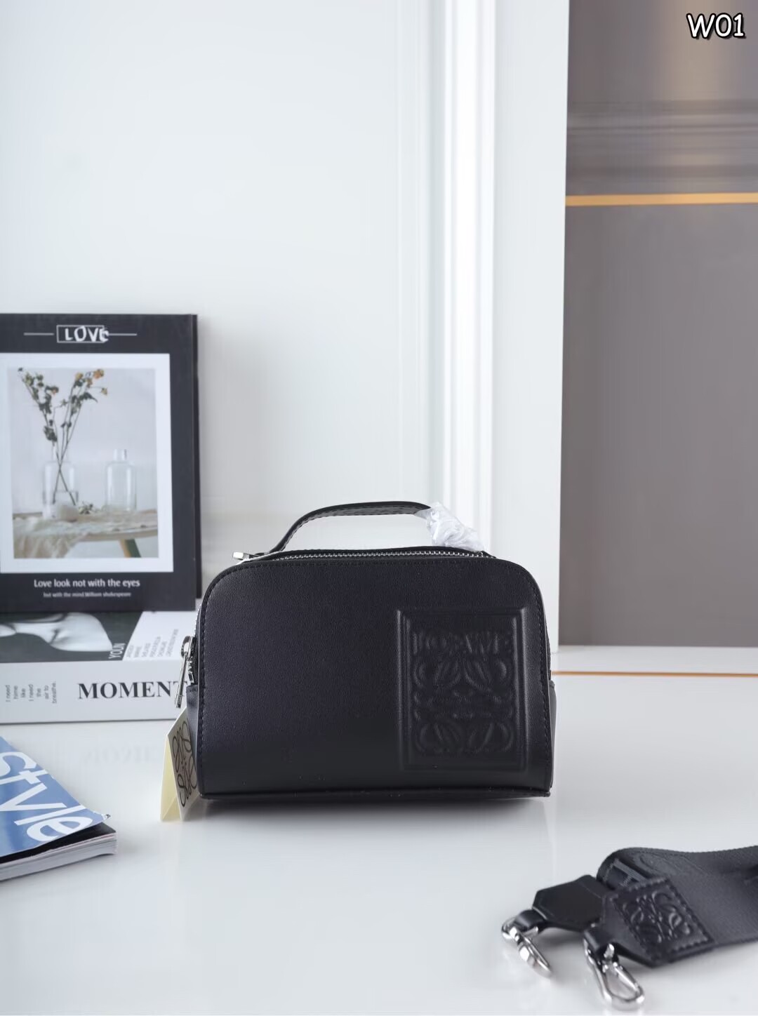 LOEWE ロエベ ミニ カメラ クロスボディ ショルダーバッグ MINI CAMERA CROSSBODY レディース メンズ カバン  5色 - 画像 2