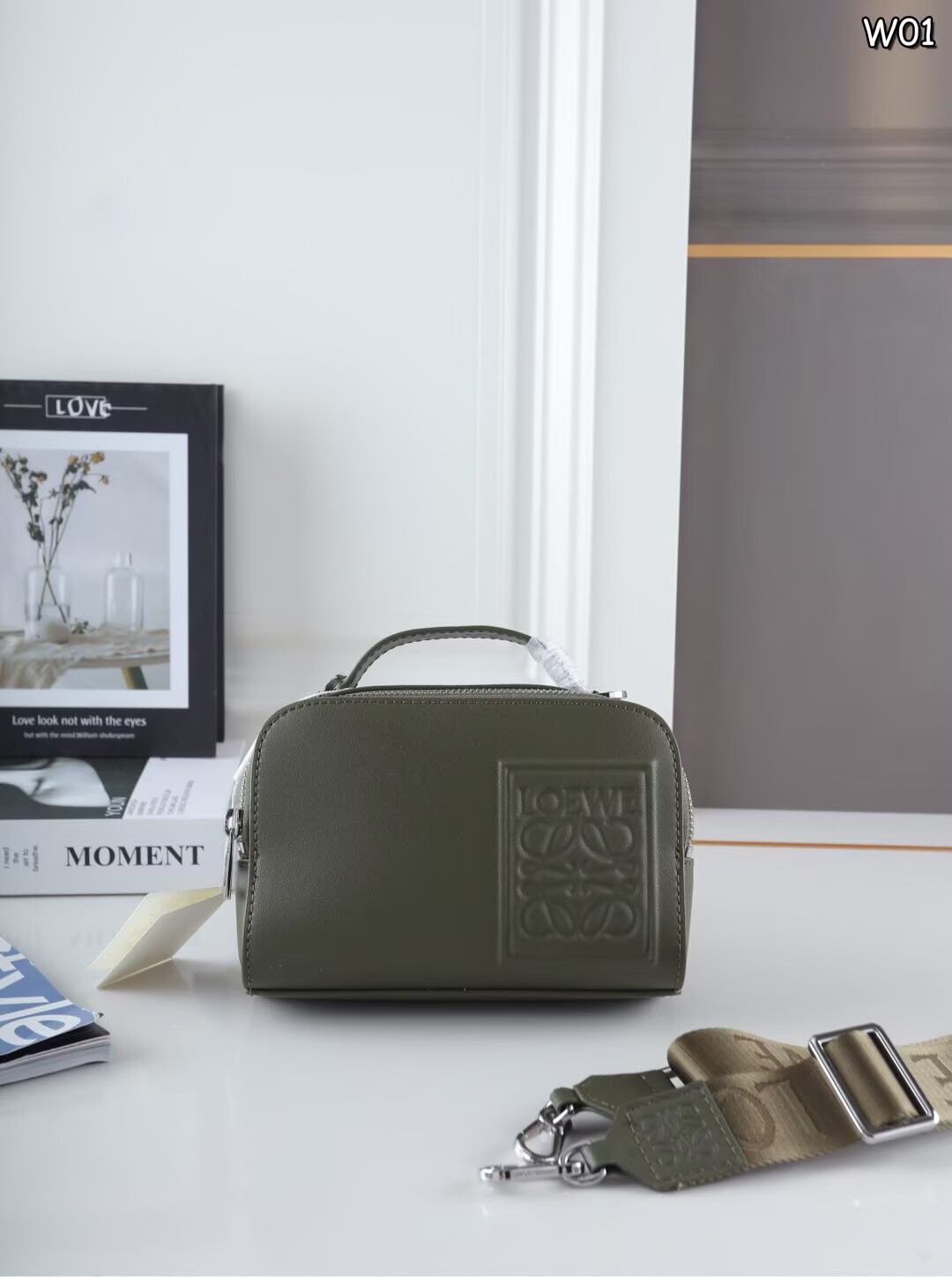 LOEWE ロエベ ミニ カメラ クロスボディ ショルダーバッグ MINI CAMERA CROSSBODY レディース メンズ カバン  5色 - 画像 4