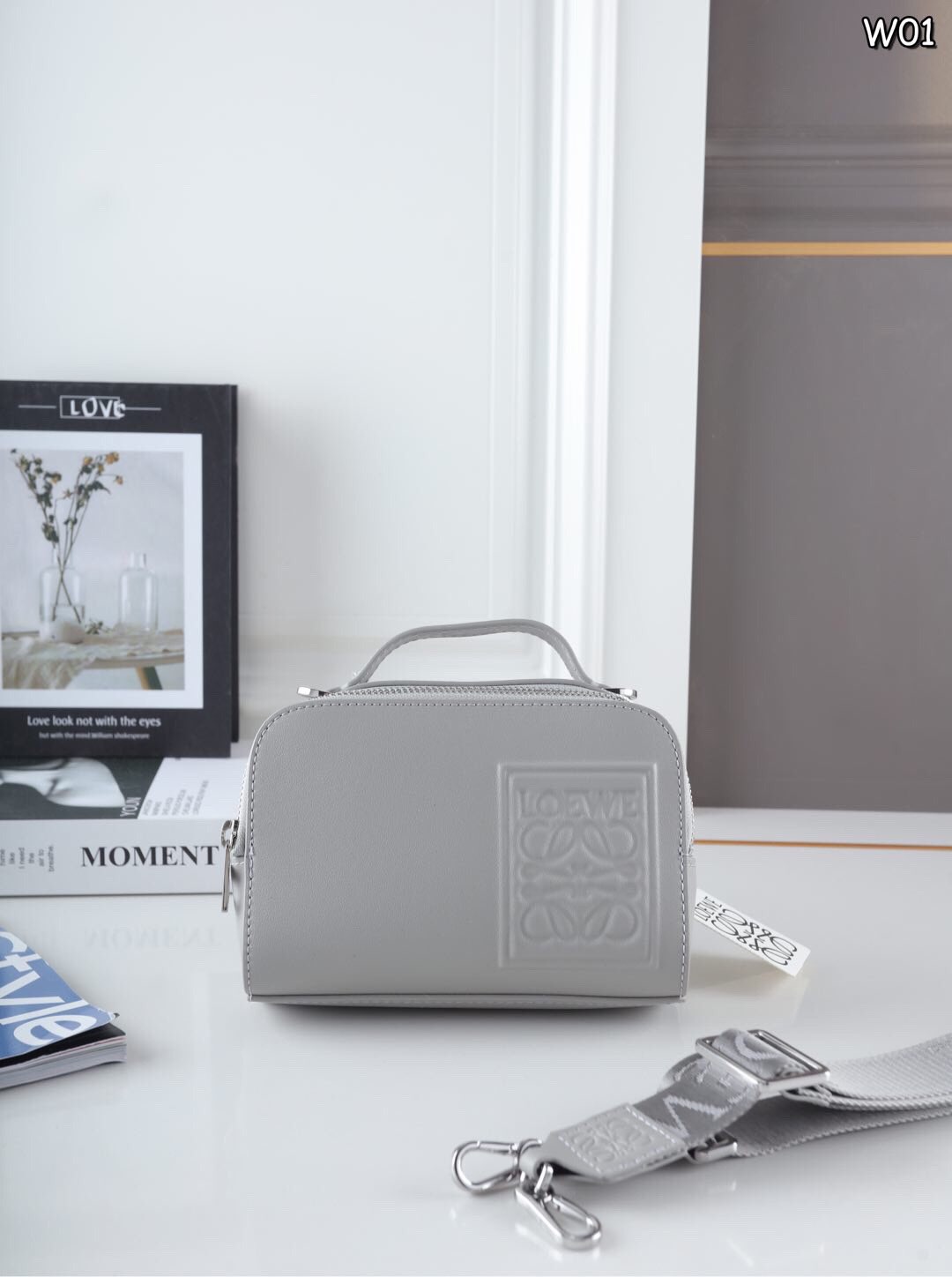 LOEWE ロエベ ミニ カメラ クロスボディ ショルダーバッグ MINI CAMERA CROSSBODY レディース メンズ カバン  5色 - 画像 6