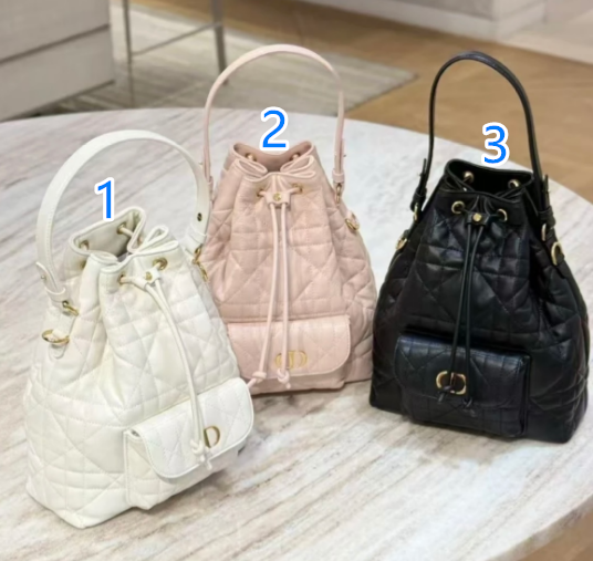 ディオール　Dior Caro バケットバッグ スモール　大人かわいいレディースバッグ　ショルダーバッグ　ハンドバッグ　斜め掛けバッグ　バケットバッグ　巾着バッグ
