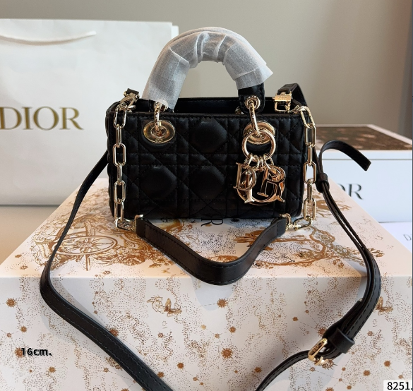 【先行発売☆限定色】DIOR LADY D−JOY スモール バッグ DIOR | Lady D-Joy バッグ スモール カナージュ ラムスキン