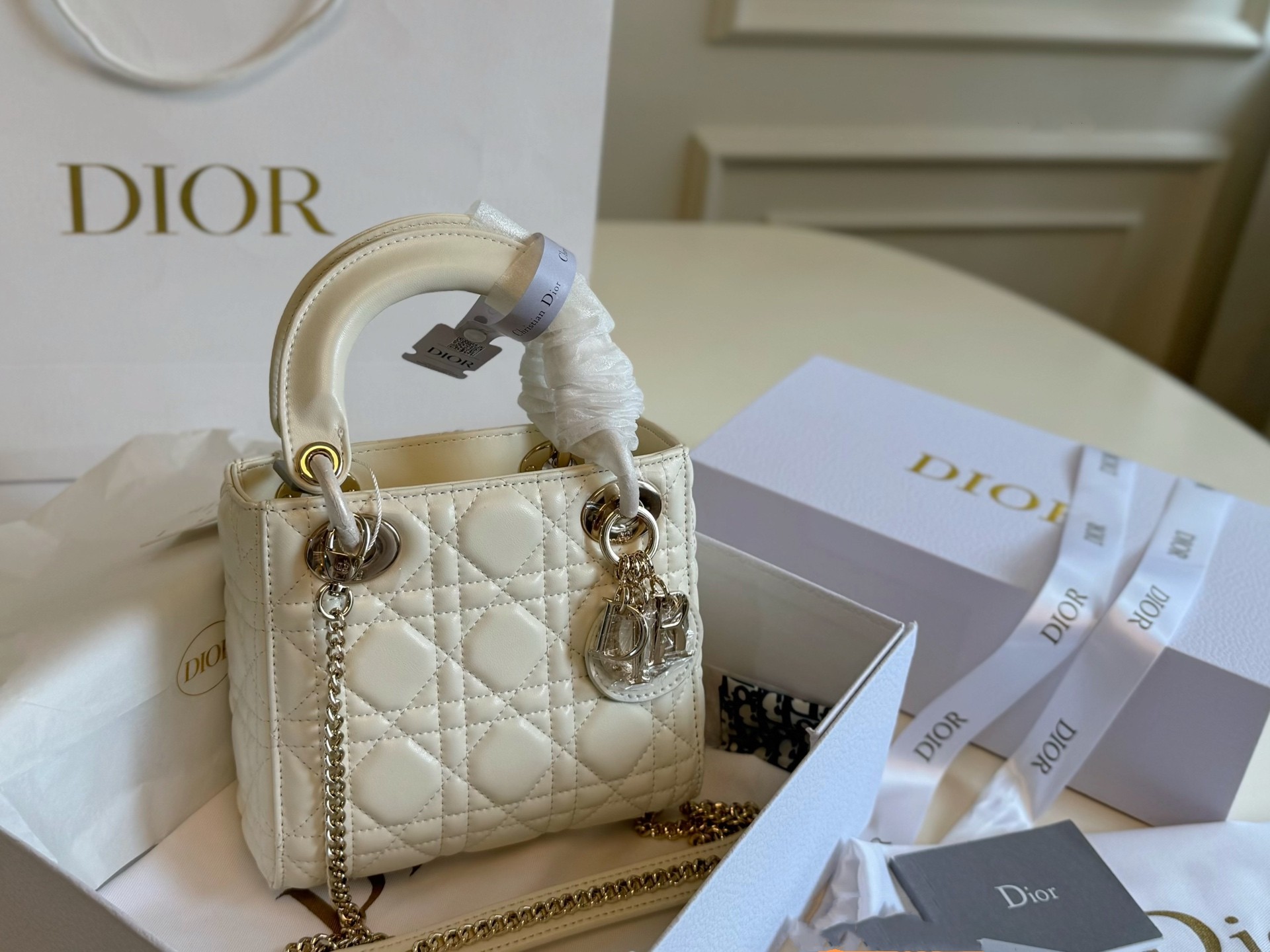 ライラックカラー♡【Dior】Lady Dior ミニバッグ♪ org.jpg