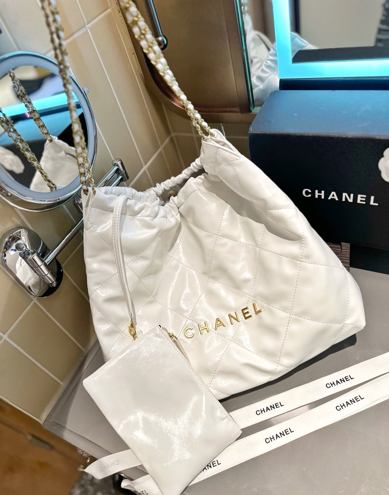【日常使いに最適♪】CHANEL スモール トートバッグ yukishop【激安コピー通販】 / シャネル CHANEL22 スモール