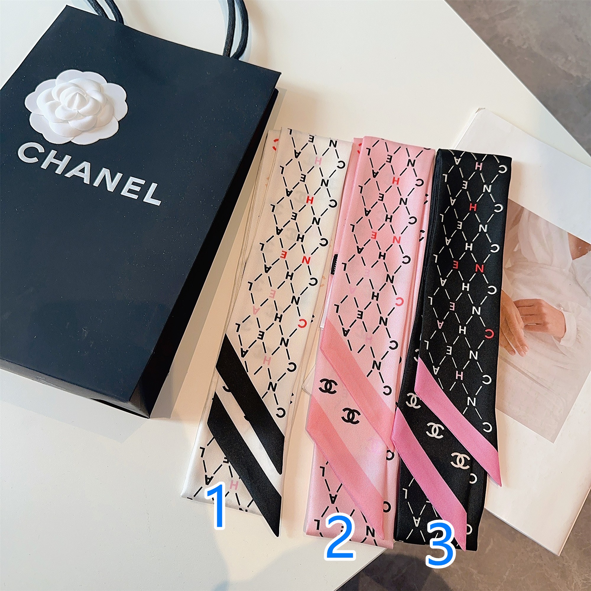 お洒落　シャネル　CHANEL　合わせやすい　細長スカーフ　ツイリー　レディース　バッグ用スカーフ　ココマーク　多用途　3色