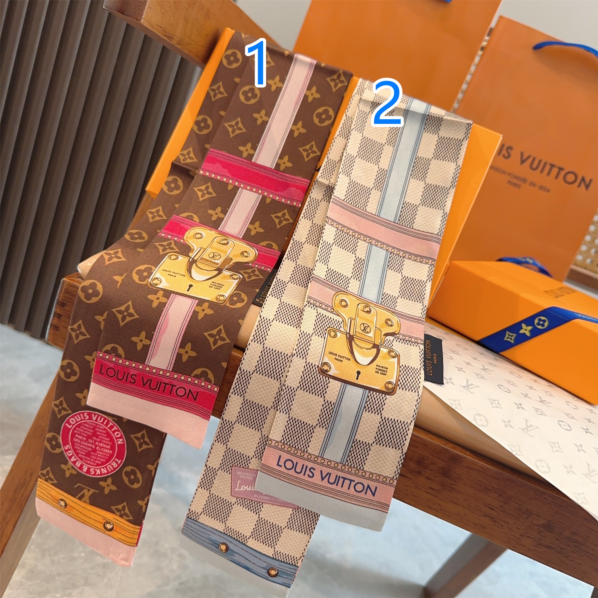 上品コーデ◎　LOUIS VUITTON　ルイヴィトン　バンドー　モノグラム/ダミエ　 細長スカーフ　ツイリースカーフ　シルク100％