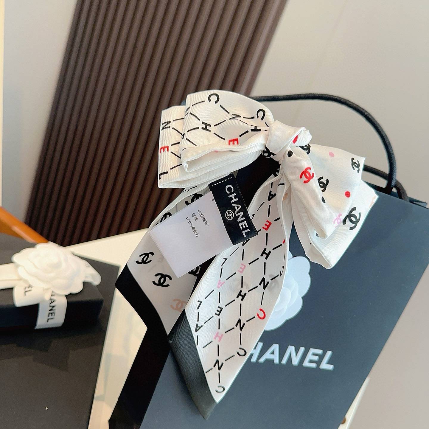 CHANEL シャネル ロゴ柄 ネックタイスカーフ 四葉草 アルファベット柄 2色 - 画像 5