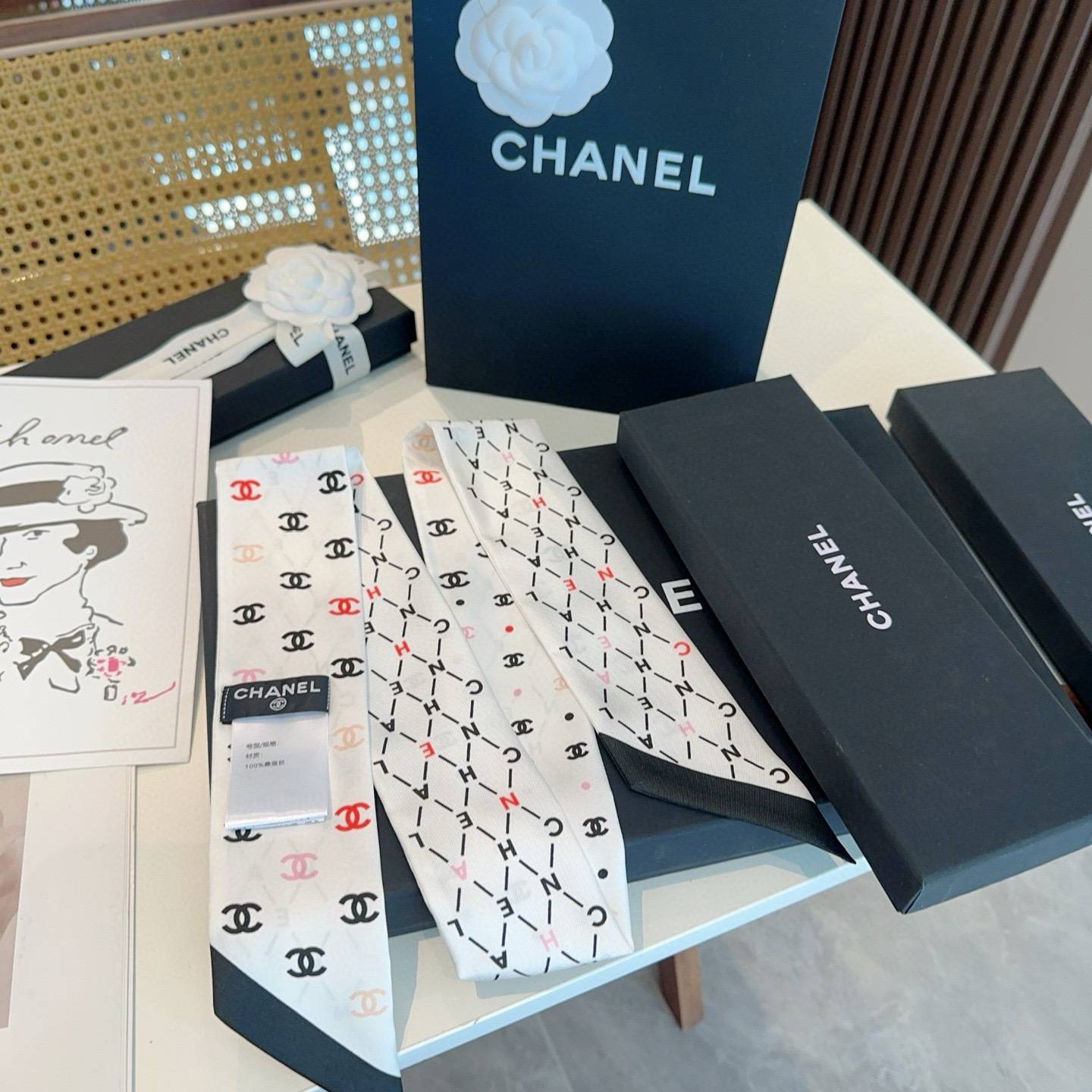 CHANEL シャネル ロゴ柄 ネックタイスカーフ 四葉草 アルファベット柄 2色 - 画像 6