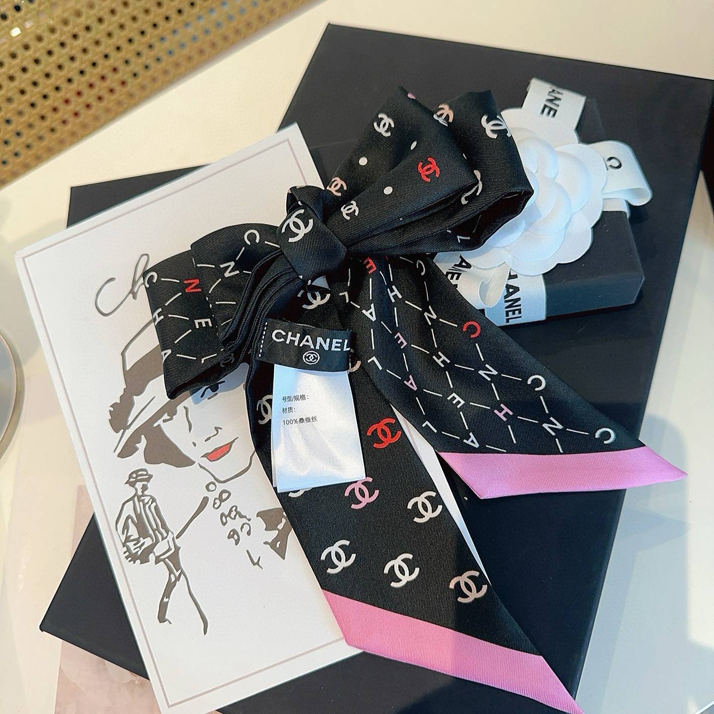 CHANEL シャネル ロゴ柄 ネックタイスカーフ 四葉草 アルファベット柄 2色 - 画像 8