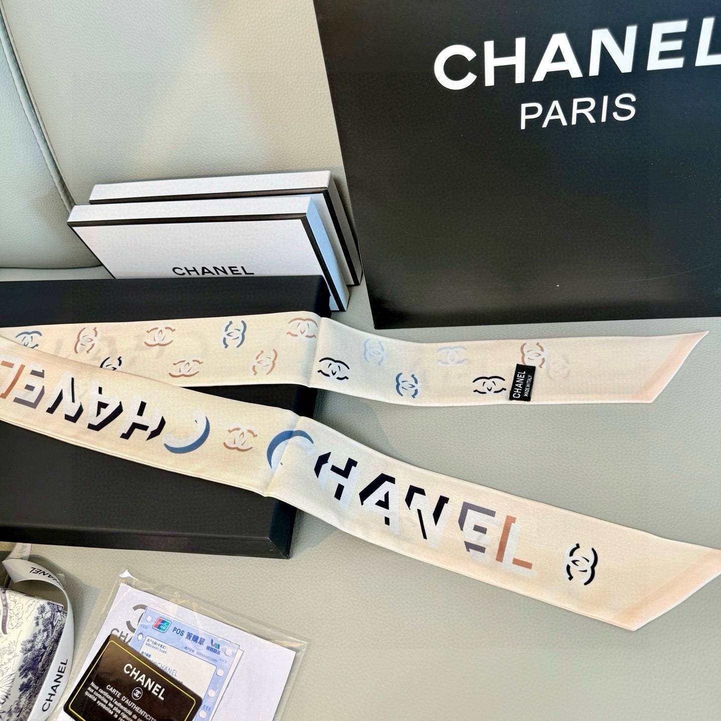 CHANEL シャネル ロゴ柄 シルク調 ロングスカーフ ベージュ ブラック - 画像 2