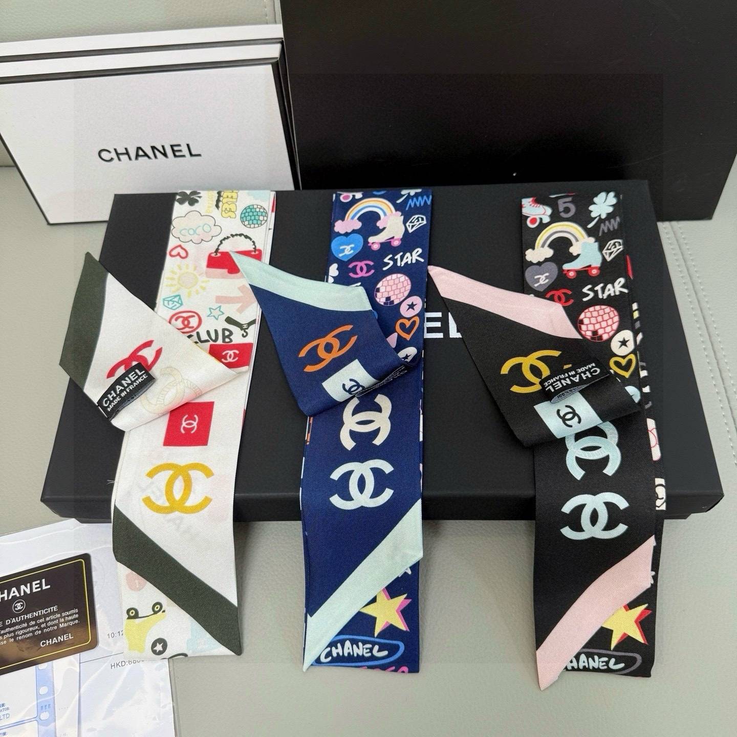CHANEL コーチ シルク調スカーフ グラフィック柄 多色展開 ブラック - 画像 10