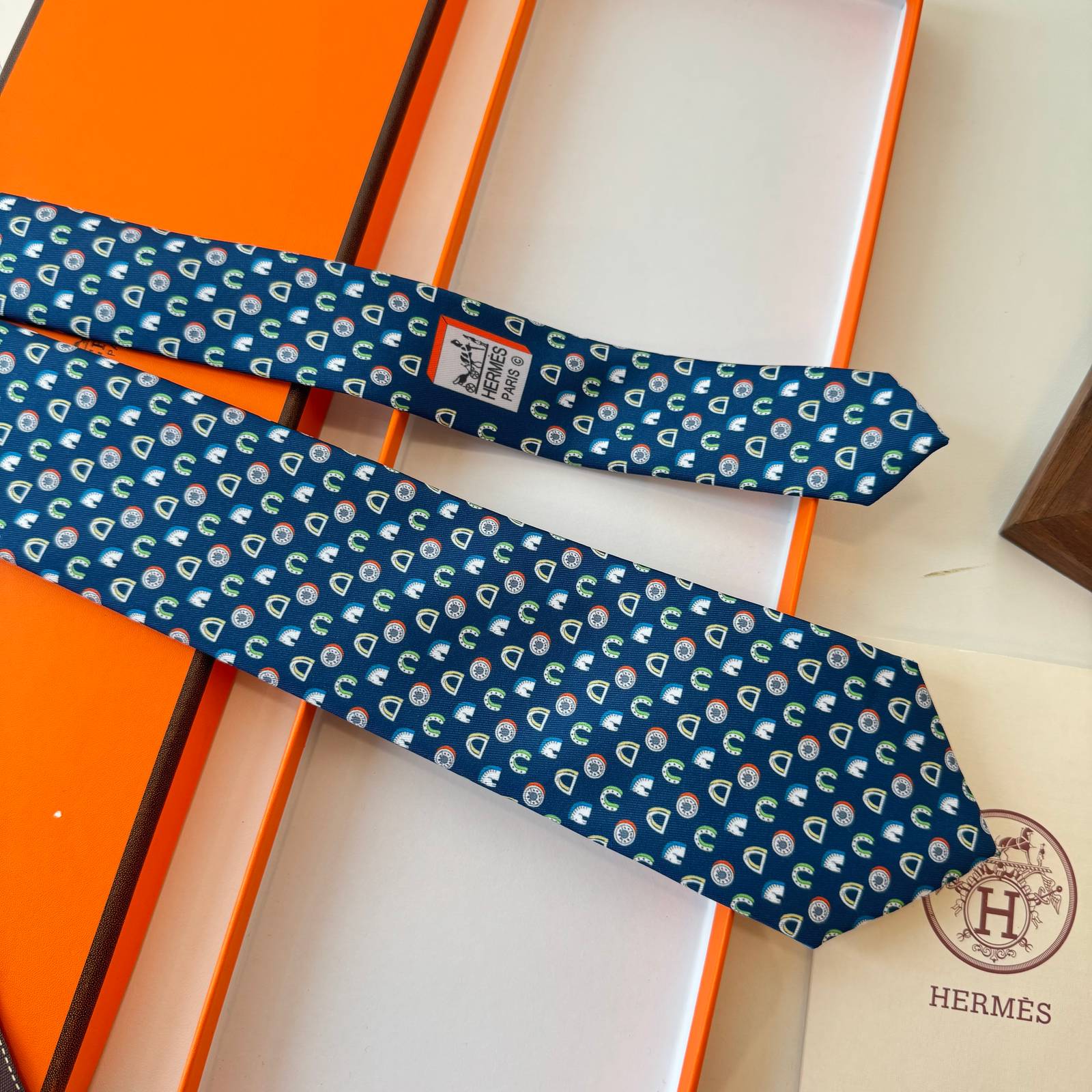 HERMS エルメス ネクタイ 馬具柄 ホースシュー ネイビー - 画像 4
