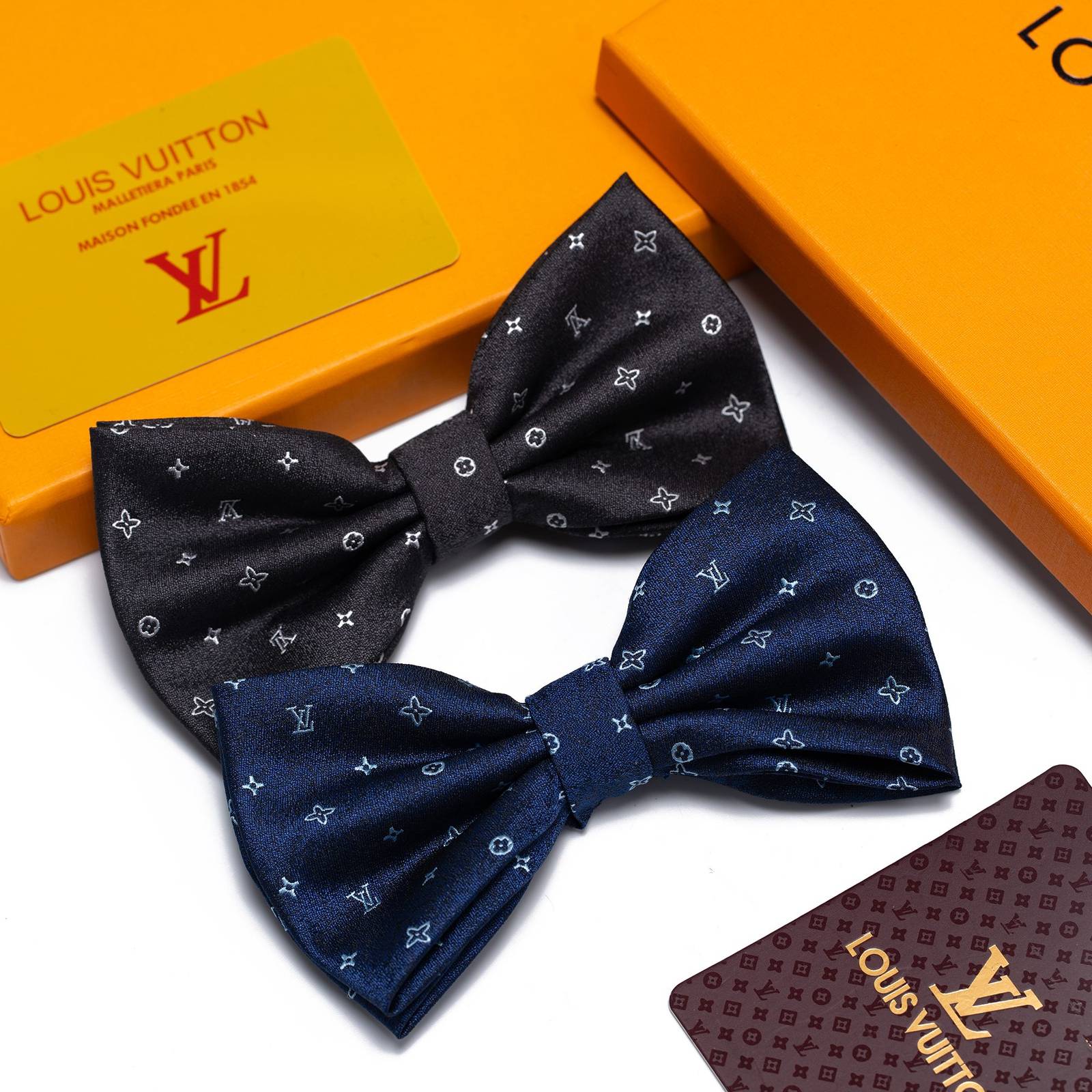 LOUIS VUITTON ルイヴィトン ボウタイ モノグラム柄 ブラック ネイビー