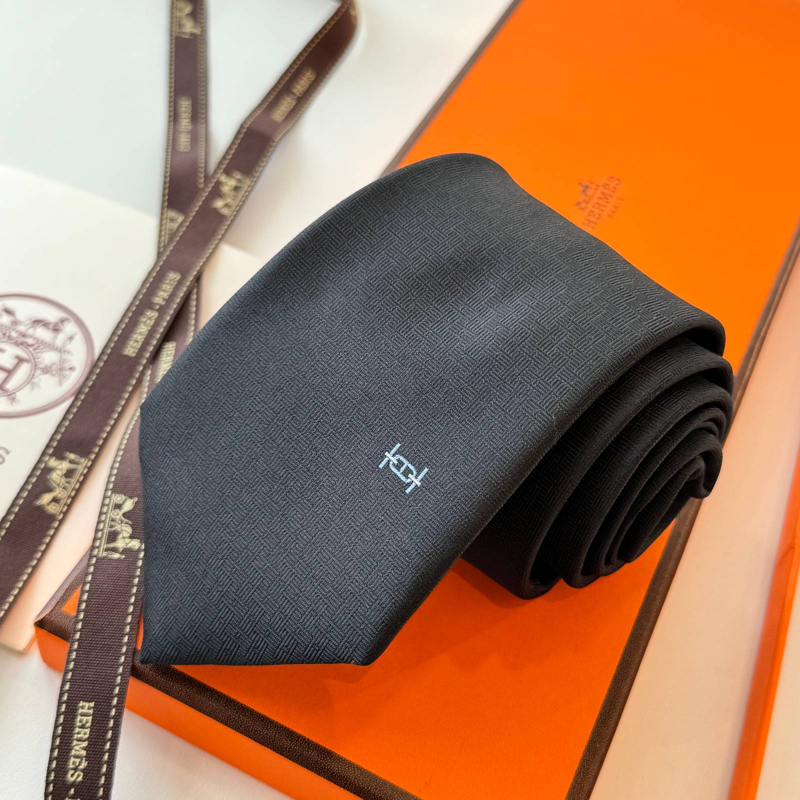 HERMS エルメス ネクタイ H刺繍 チェーン柄 本革タグ 黒 - 画像 6