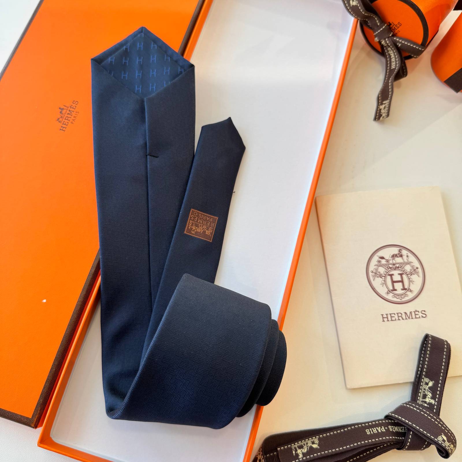 HERMES エルメス ネクタイ シルク Hロゴ 細柄 多色展開 - 画像 8