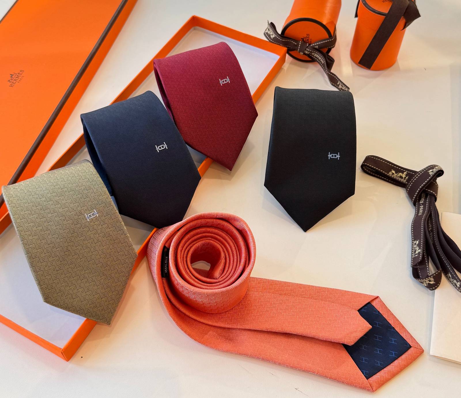 HERMES エルメス メンズネクタイ ワインレッド Hマーク - 画像 9