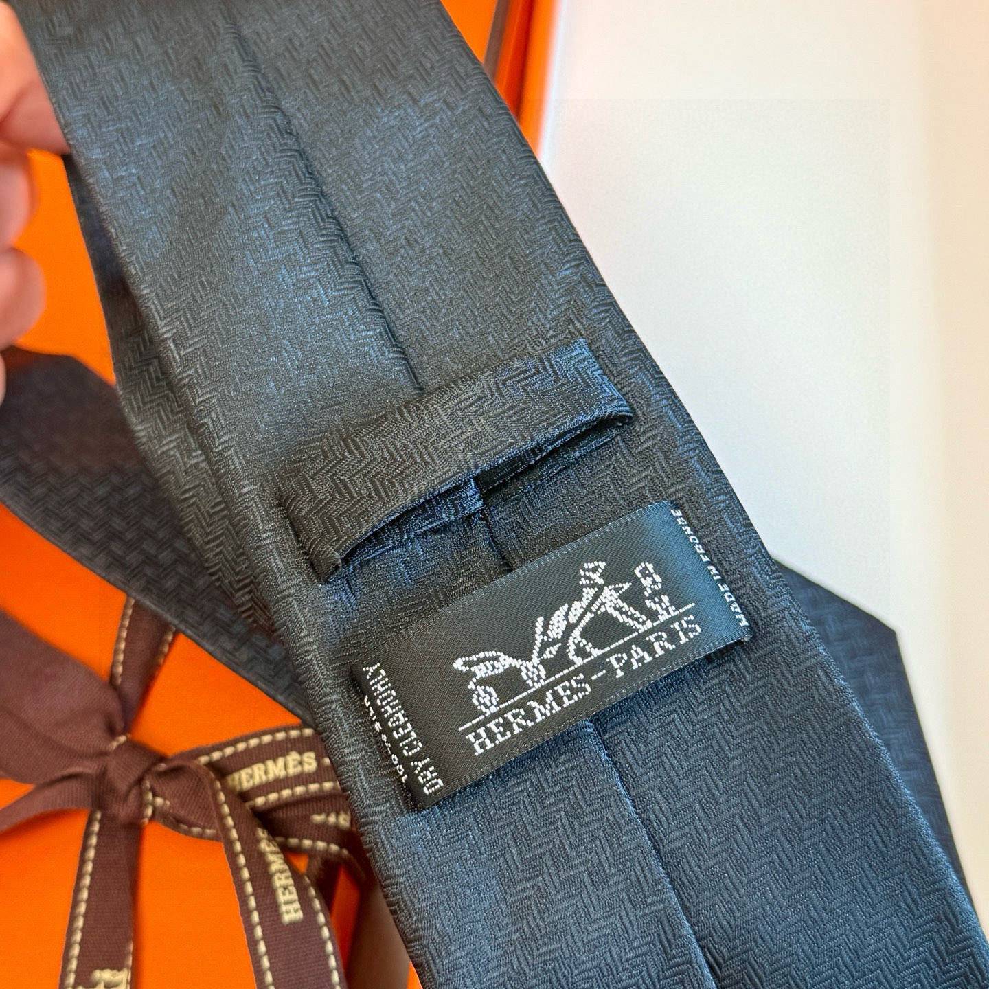 HERMES エルメス ネクタイ 100シルク 幾何学柄 ネイビー - 画像 4