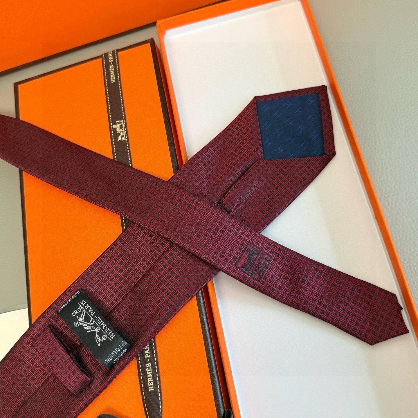 HERMES エルメス ネクタイ 100シルク 幾何学柄 ネイビー - 画像 8