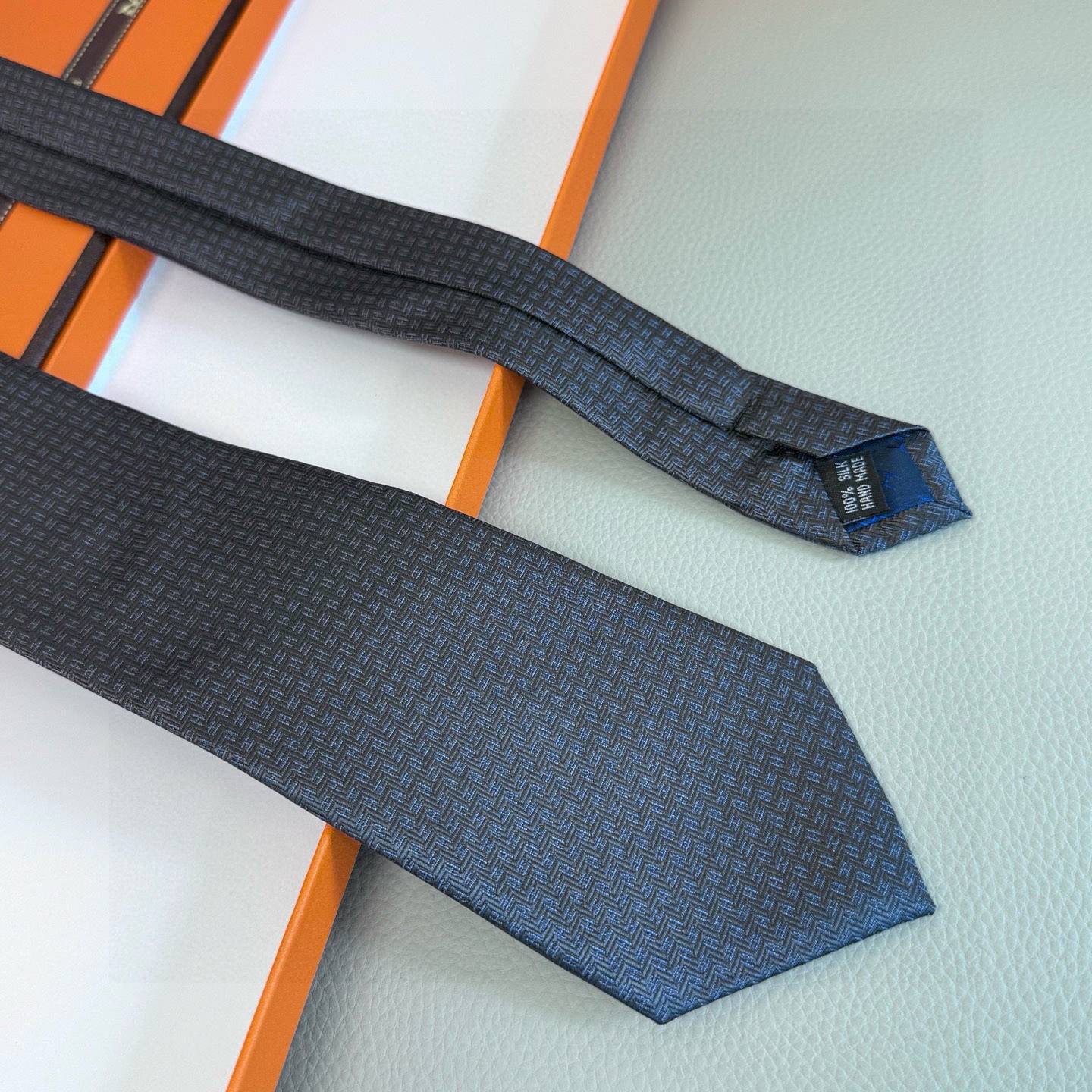 HERMES ネクタイ 100シルク H柄 ネイビー