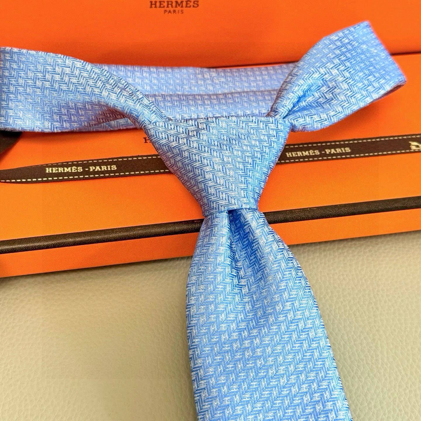 HERMES ネクタイ 100シルク H柄 ネイビー - 画像 10