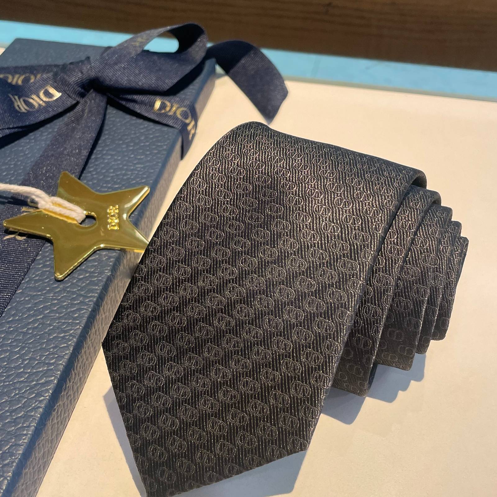 DIOR ディオール モノグラム柄 ネクタイ シルク調 ダークグレー - 画像 8