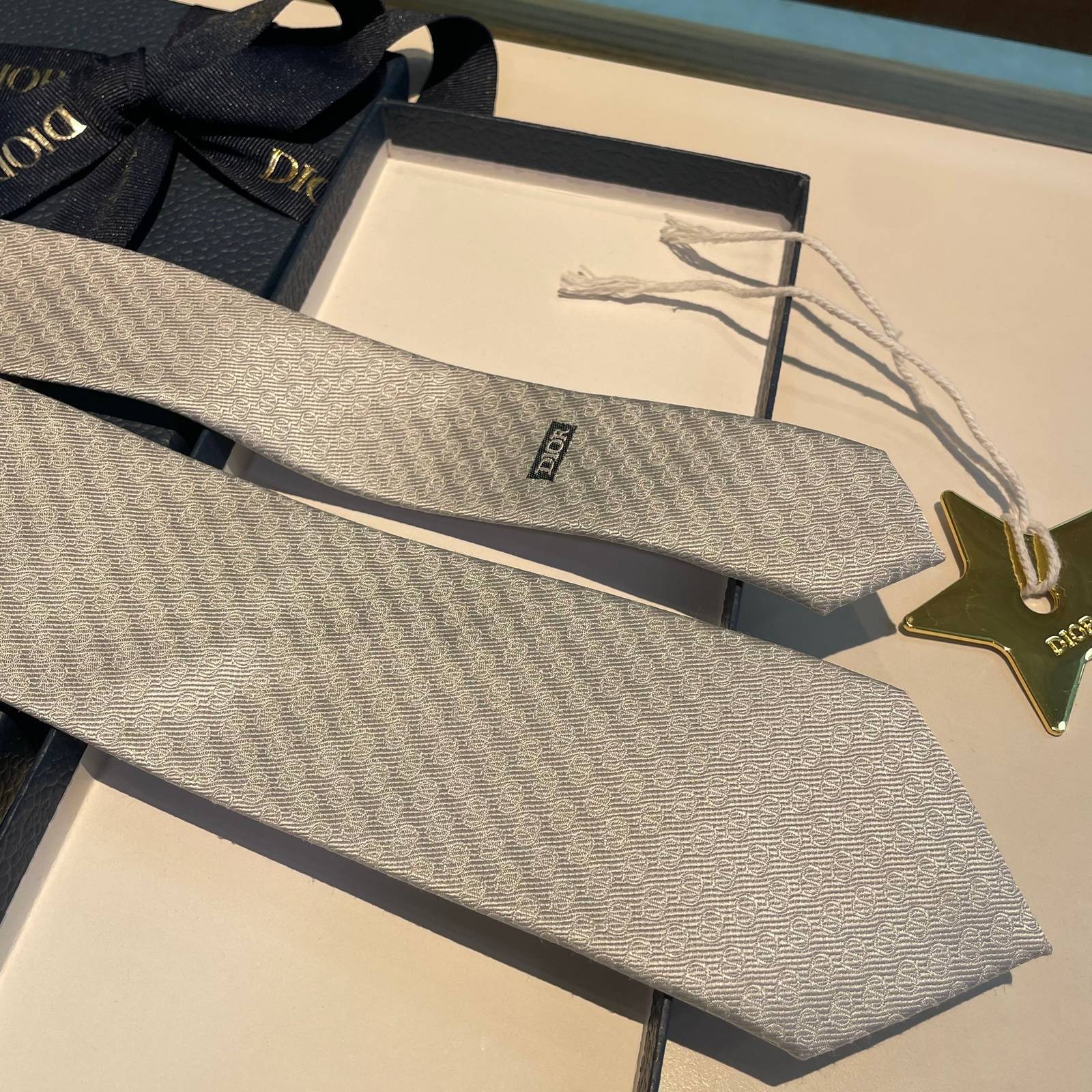 DIOR ディオール モノグラム柄 ネクタイ シルク調 ダークグレー - 画像 11