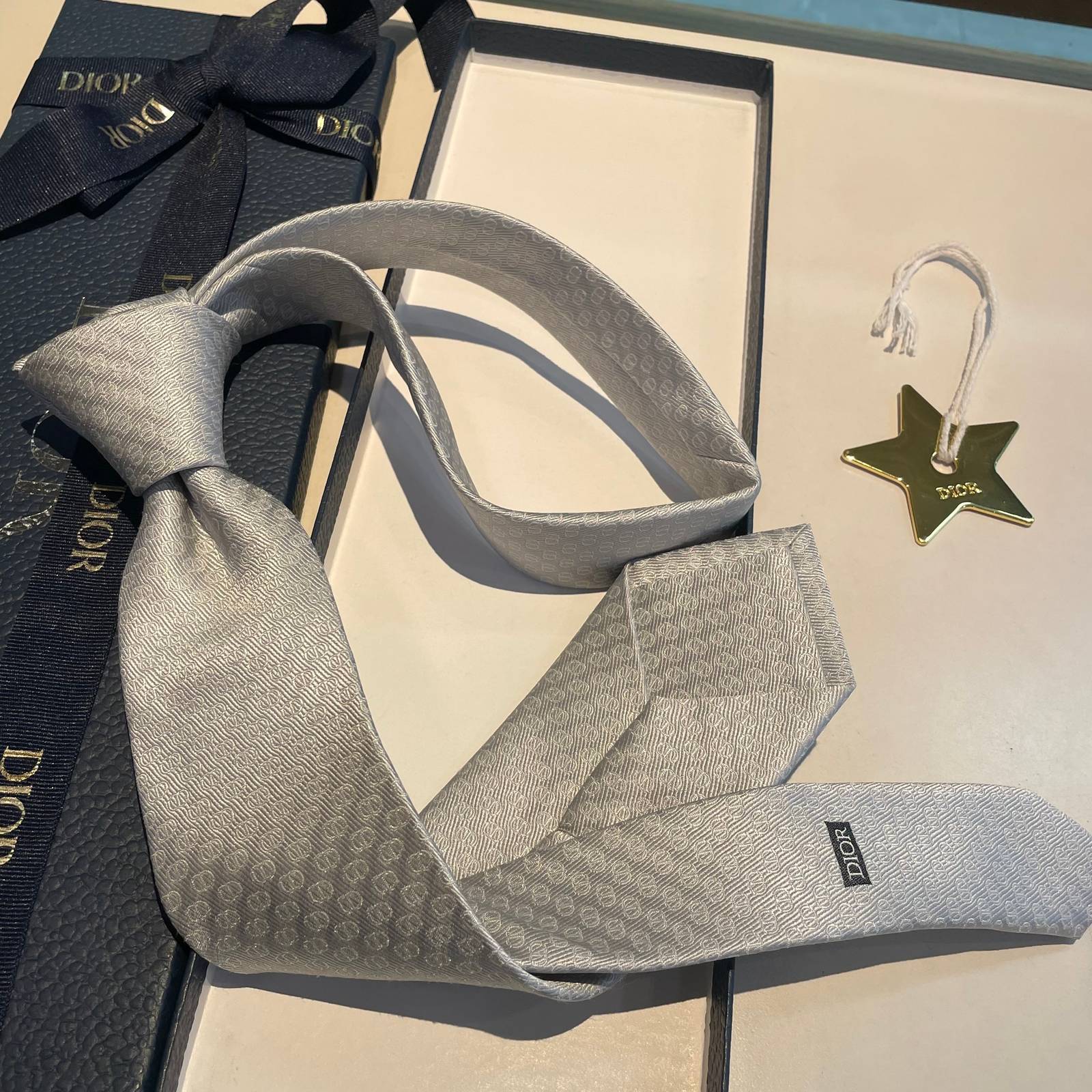 DIOR ディオール モノグラム柄 ネクタイ シルク調 ダークグレー - 画像 15