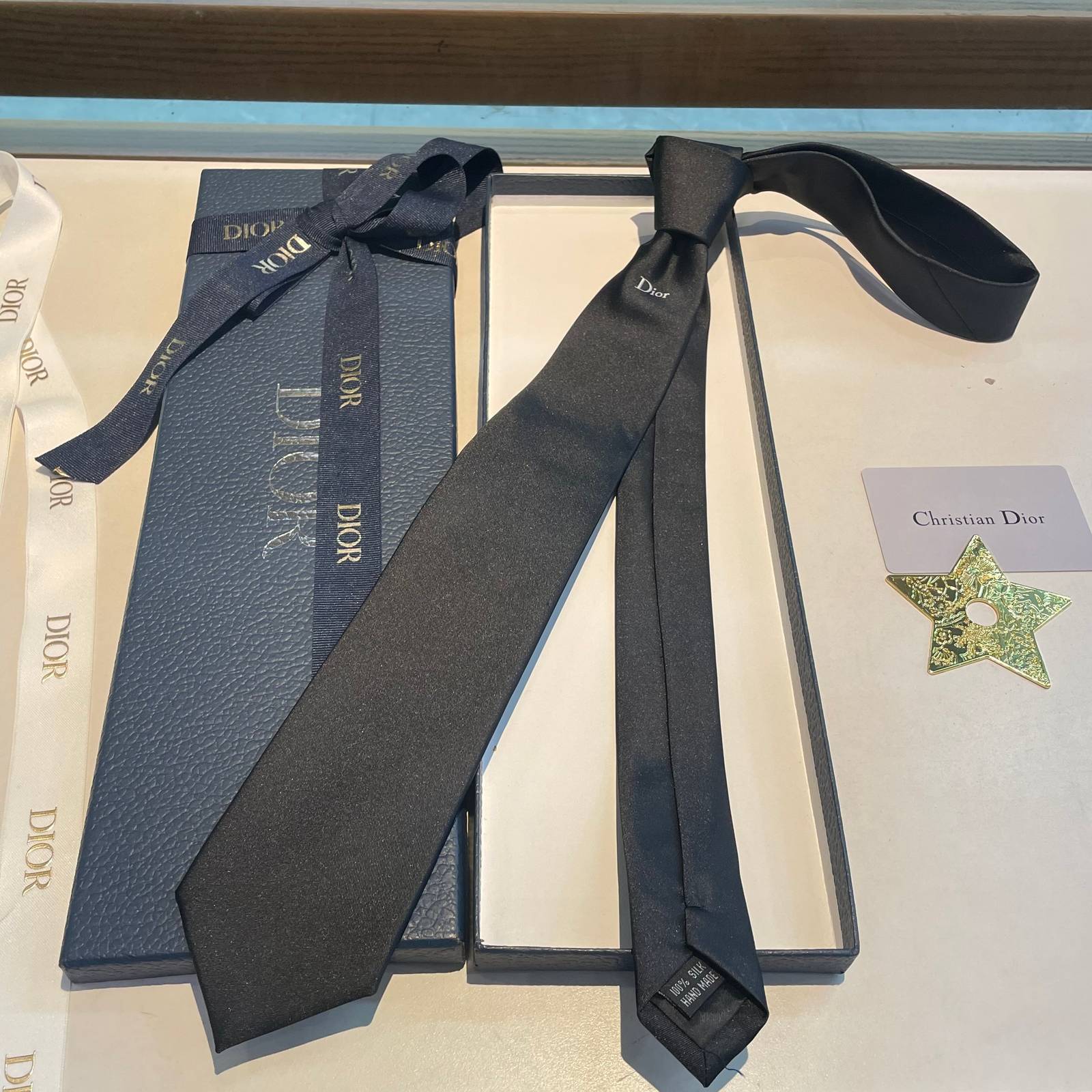 Dior ディオール ネクタイ シルク調 裏ロゴ ブラック - 画像 7