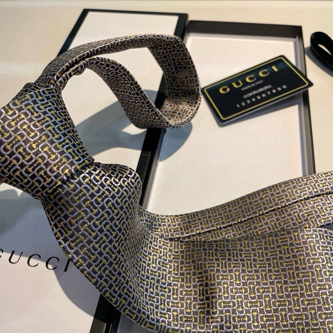 GUCCI グッチ GG 柄 シルク ネクタイ ネイビー レザー製ネクタイピン付 - 画像 13