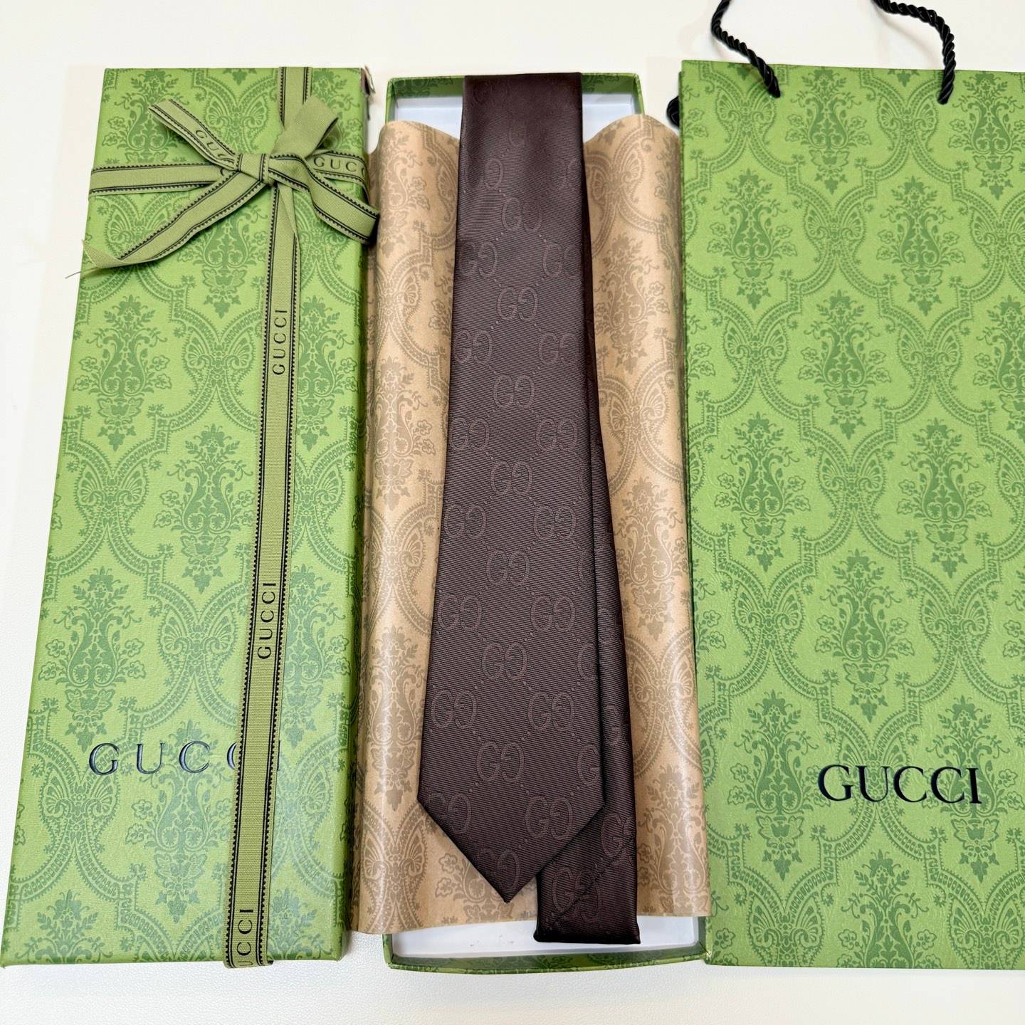 GUCCI グッチ GG 柄 男性用 ネクタイ シルク調 茶色