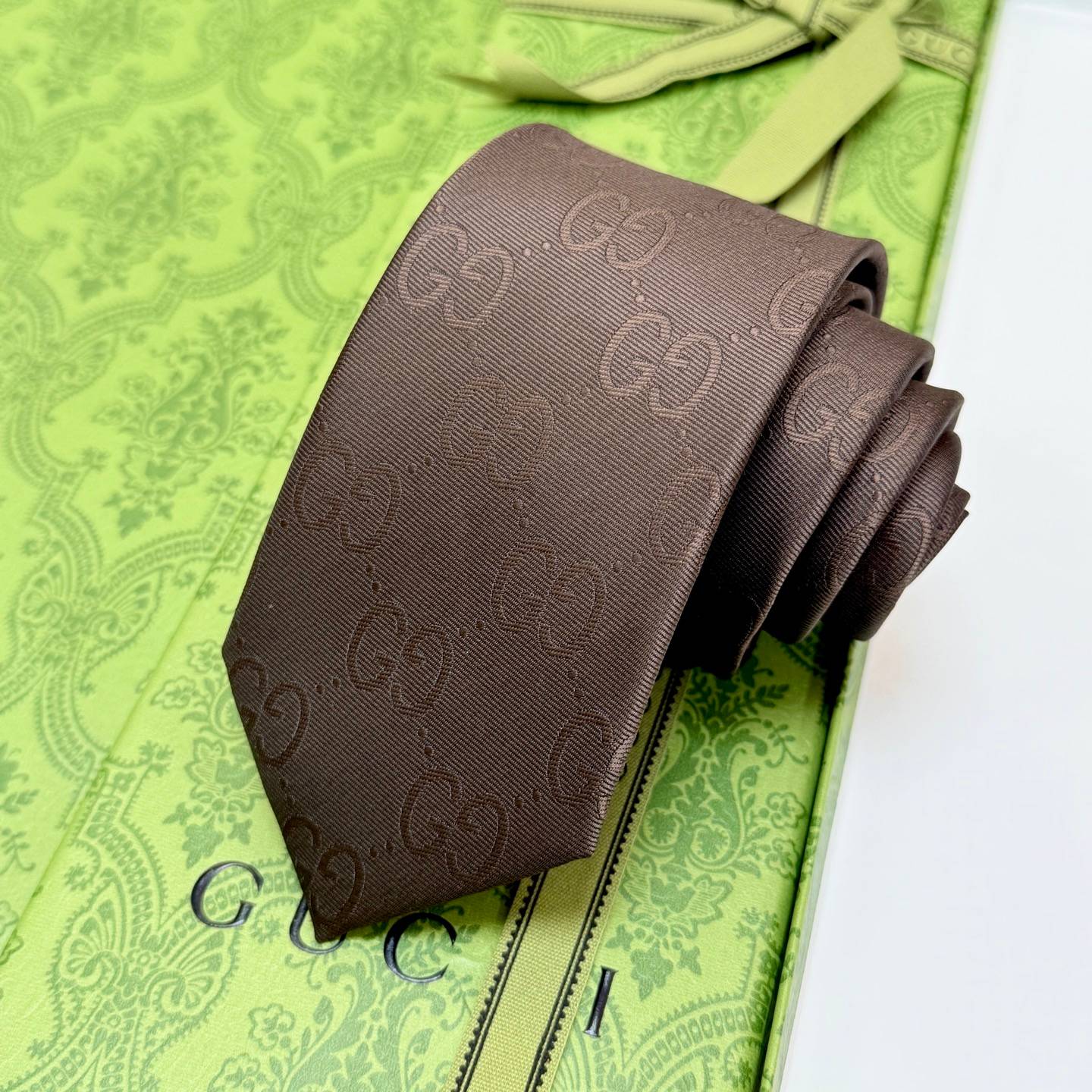 GUCCI グッチ GG 柄 男性用 ネクタイ シルク調 茶色 - 画像 3