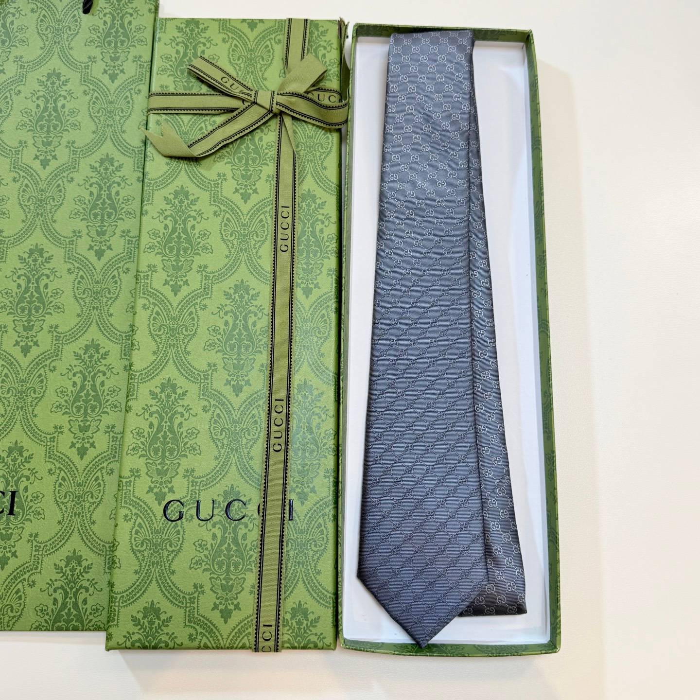 GUCCI グッチ GG スーペリア柄 ネクタイ 蜜蜂刺繍 ブラック - 画像 10