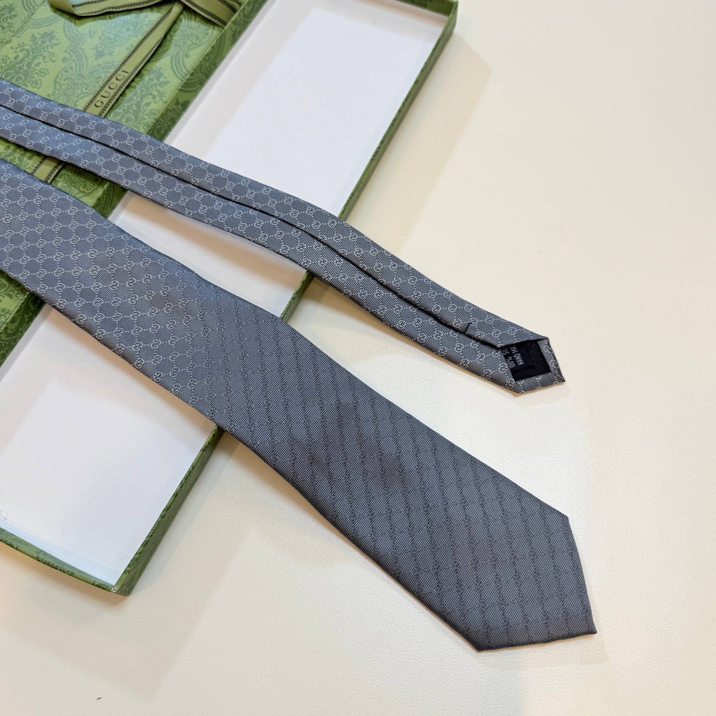 GUCCI グッチ GG スーペリア柄 ネクタイ 蜜蜂刺繍 ブラック - 画像 11