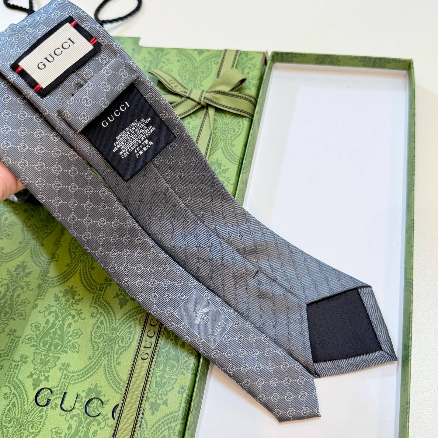 GUCCI グッチ GG スーペリア柄 ネクタイ 蜜蜂刺繍 ブラック - 画像 13