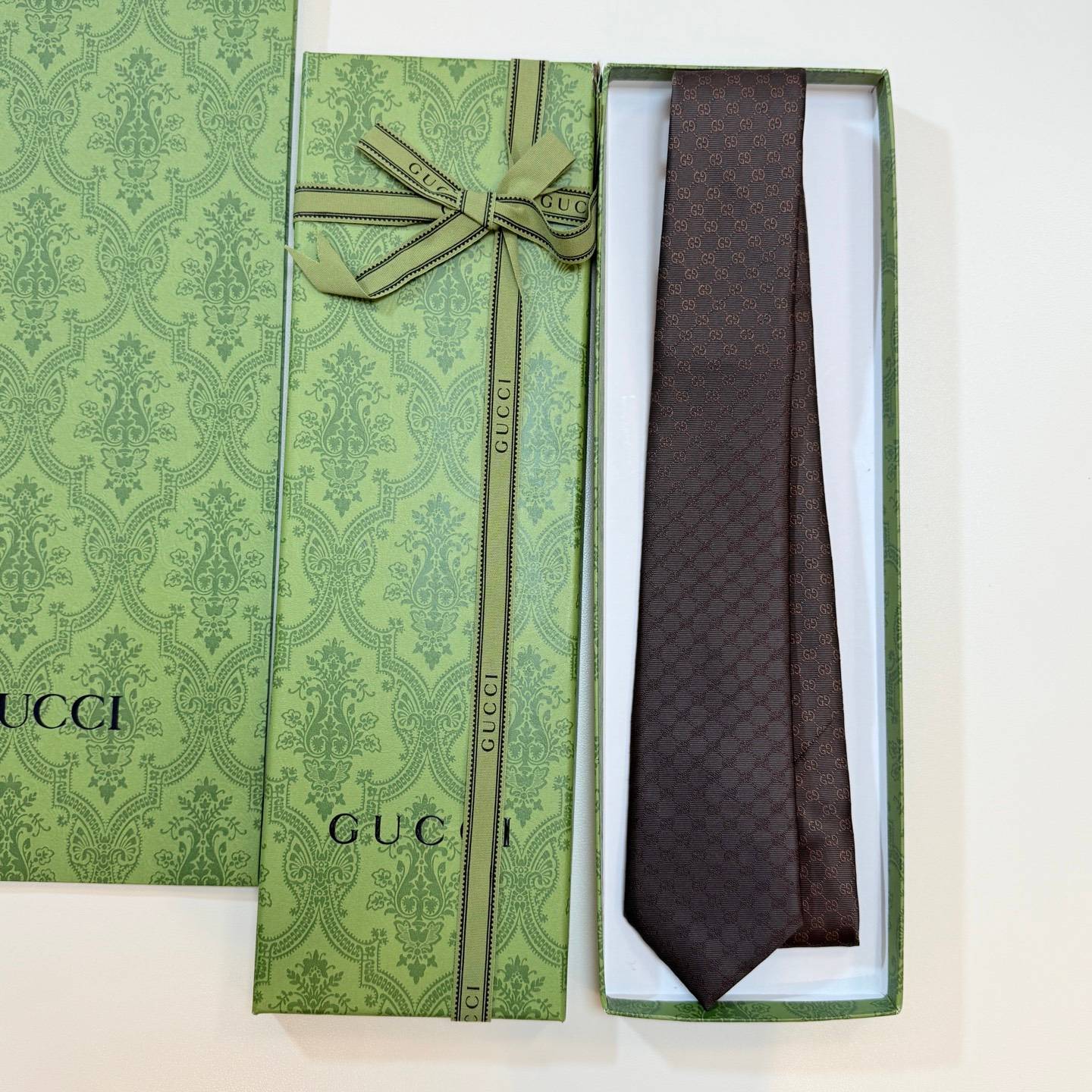 GUCCI グッチ シルク調ネクタイ GGロゴ柄 ブラック ダークブラウン - 画像 5
