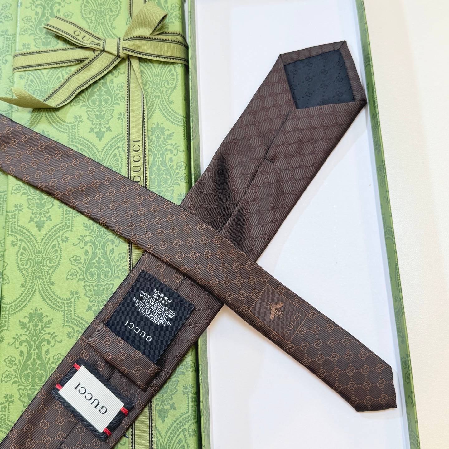GUCCI グッチ シルク調ネクタイ GGロゴ柄 ブラック ダークブラウン - 画像 7