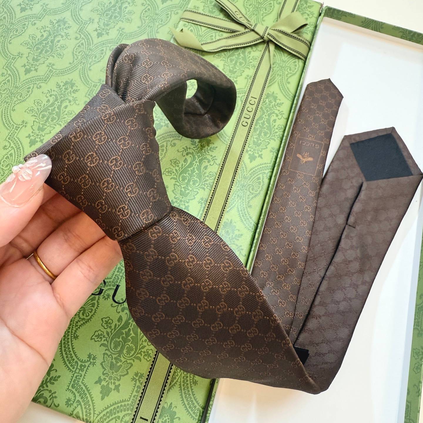 GUCCI グッチ シルク調ネクタイ GGロゴ柄 ブラック ダークブラウン - 画像 11